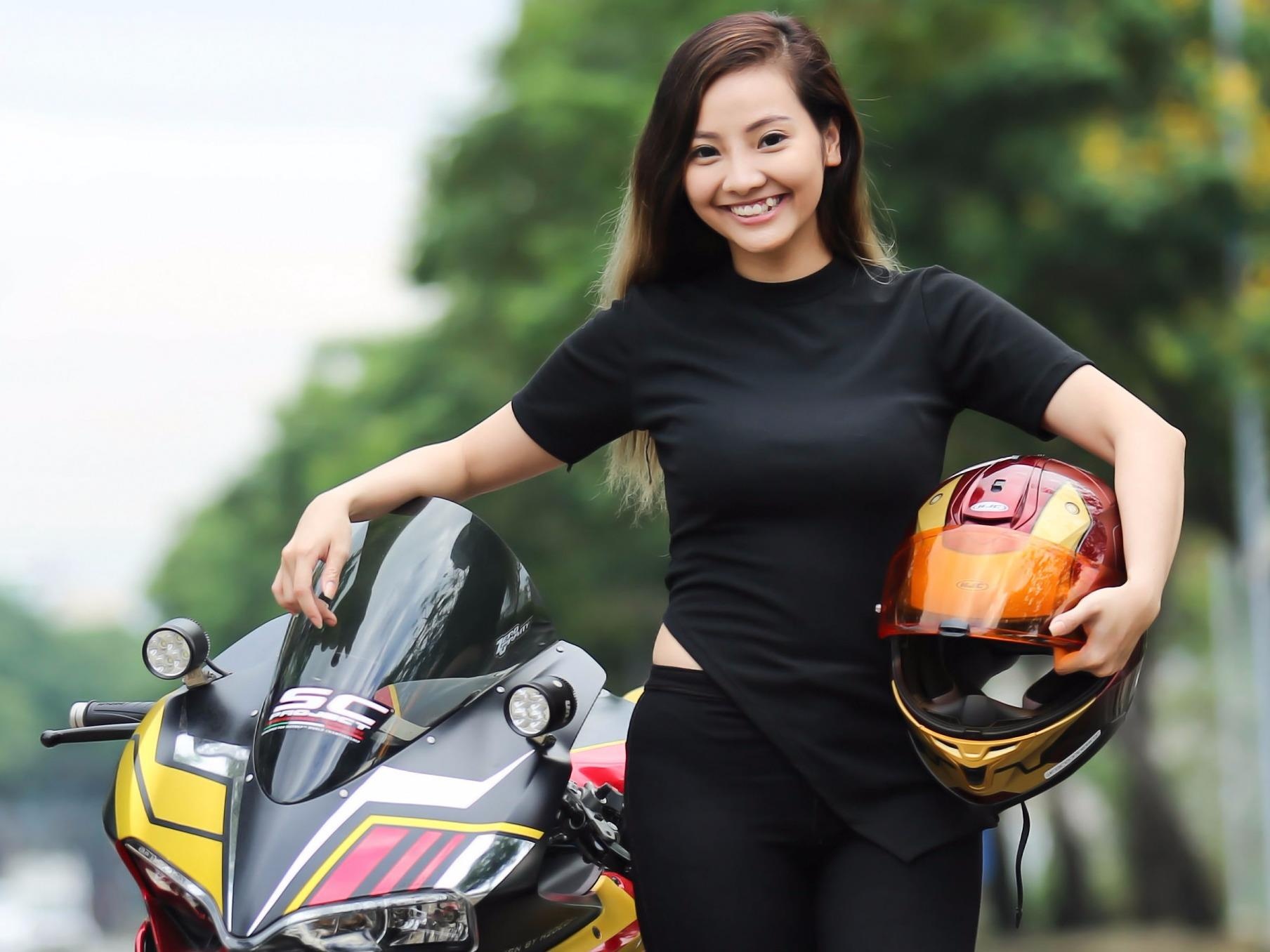 Nu biker 9X Sai Gon dam me Iron Man hinh anh