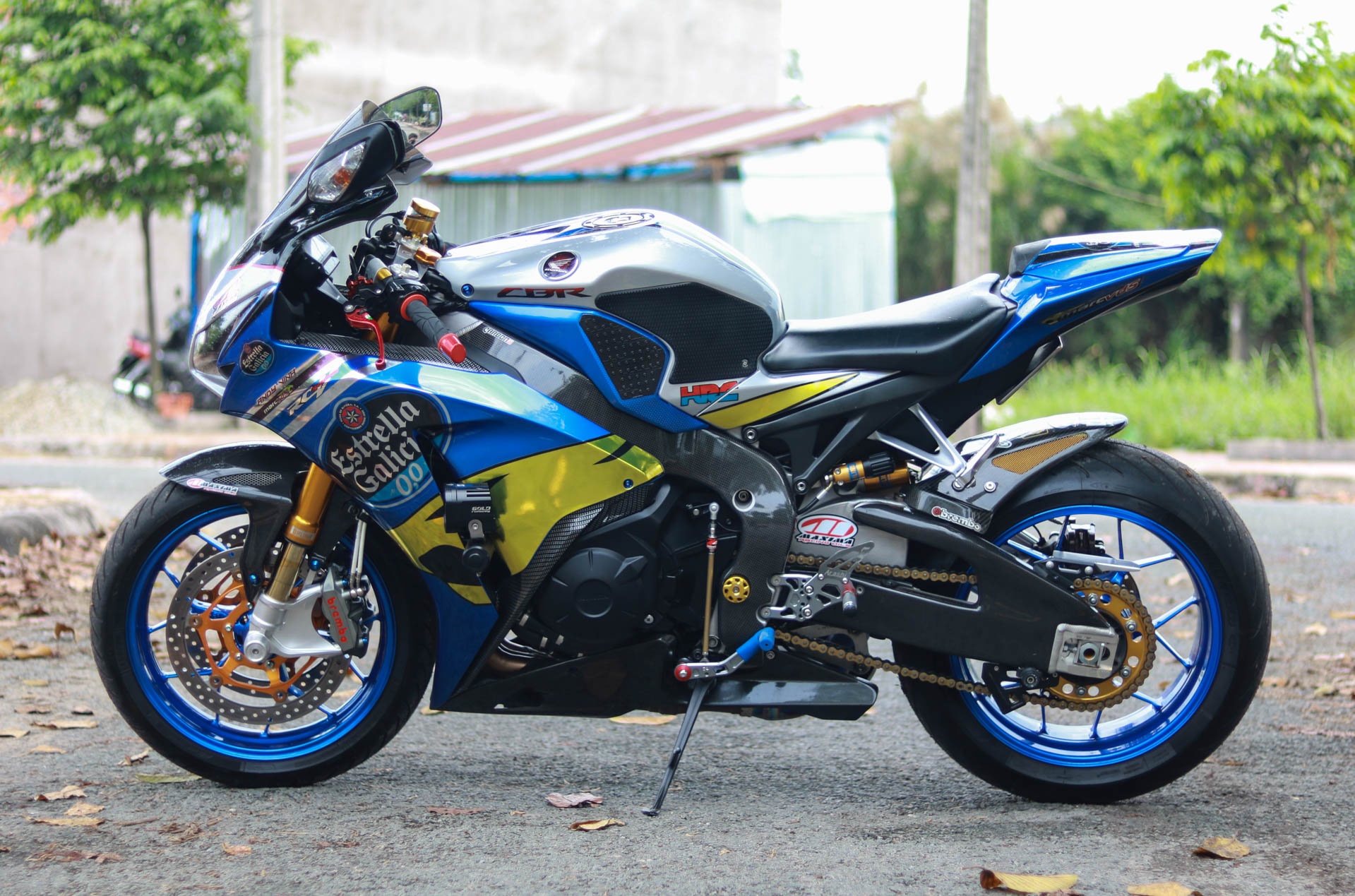 Honda CBR1000RR len do choi hang hieu cua biker Vinh Long hinh anh