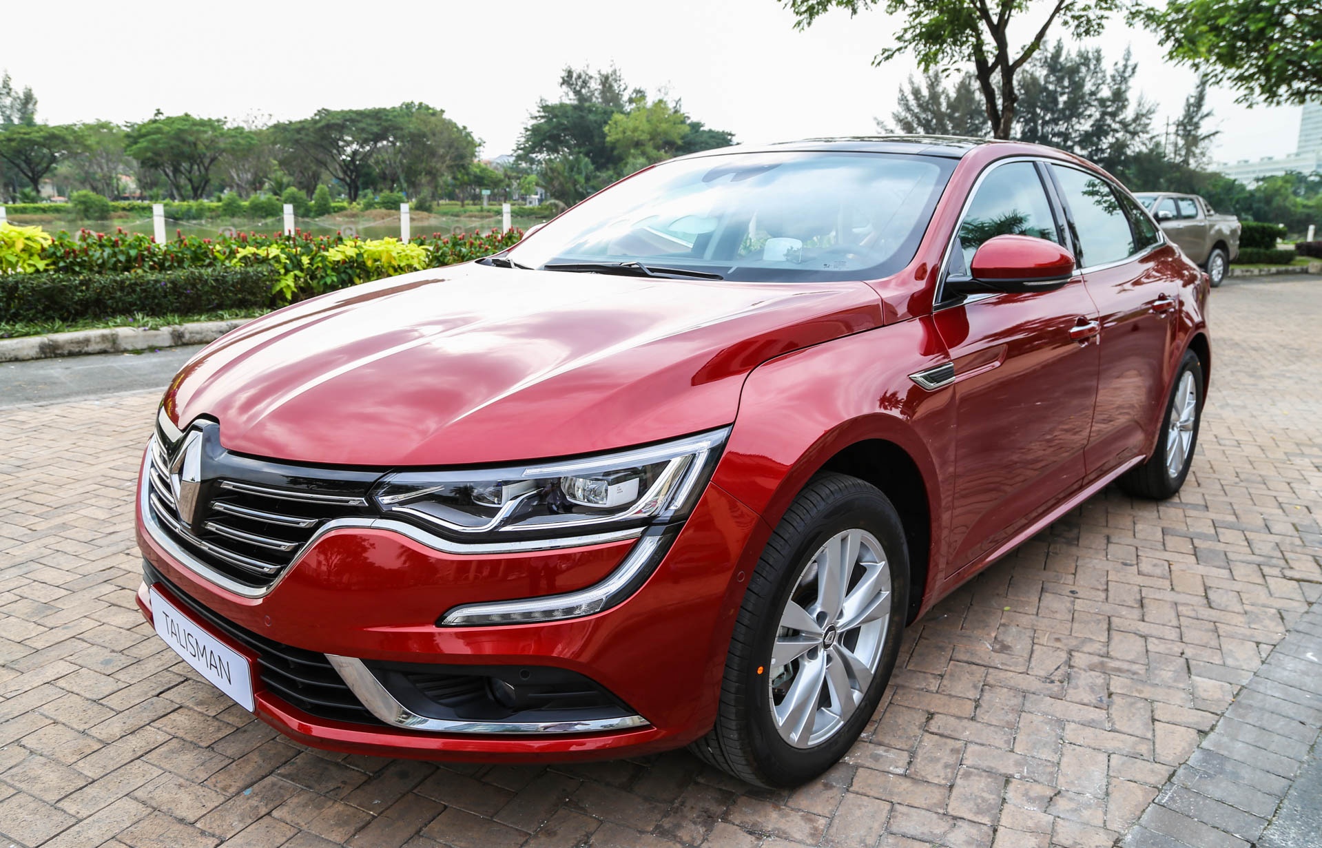 Renault Talisman - sedan hang D cao cap gia 1,5 ty tai VN hinh anh