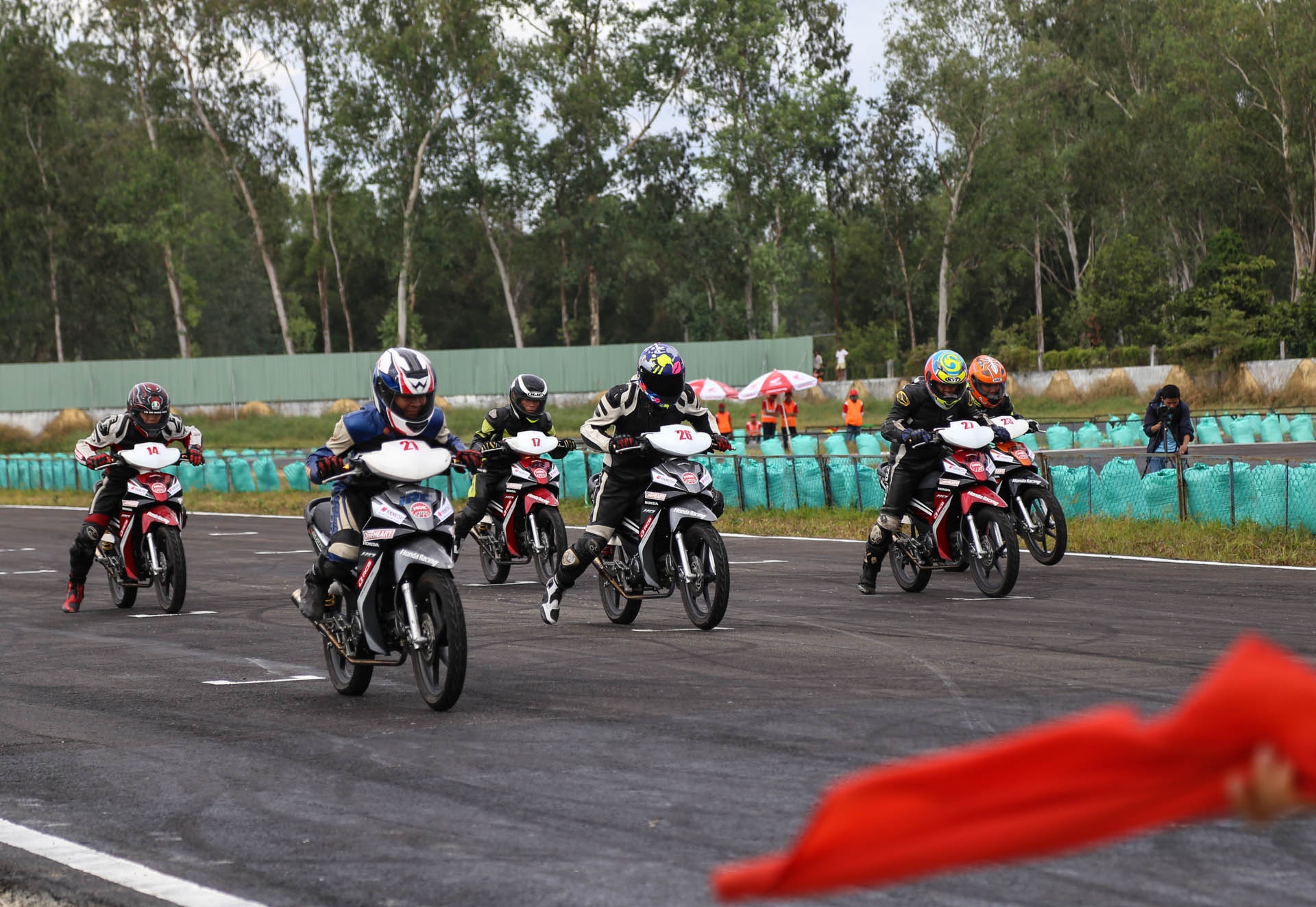 dua xe may tai Binh Duong anh 1