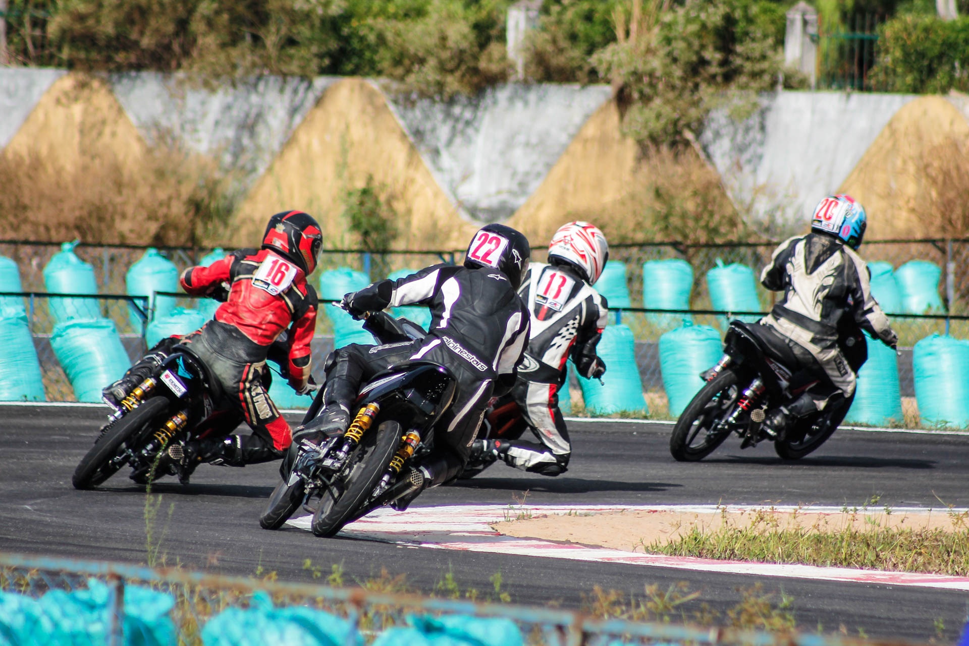 dua xe may tai Binh Duong anh 2