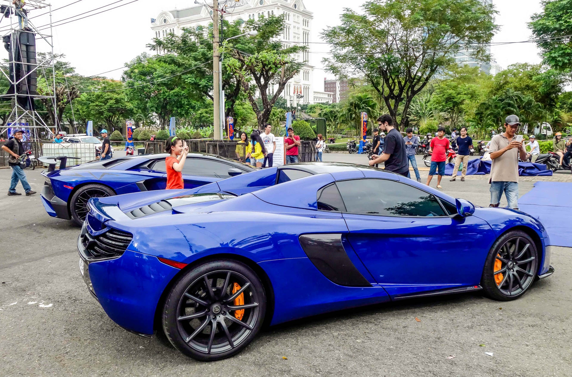 Minh Nhua khoe sieu xe anh 5