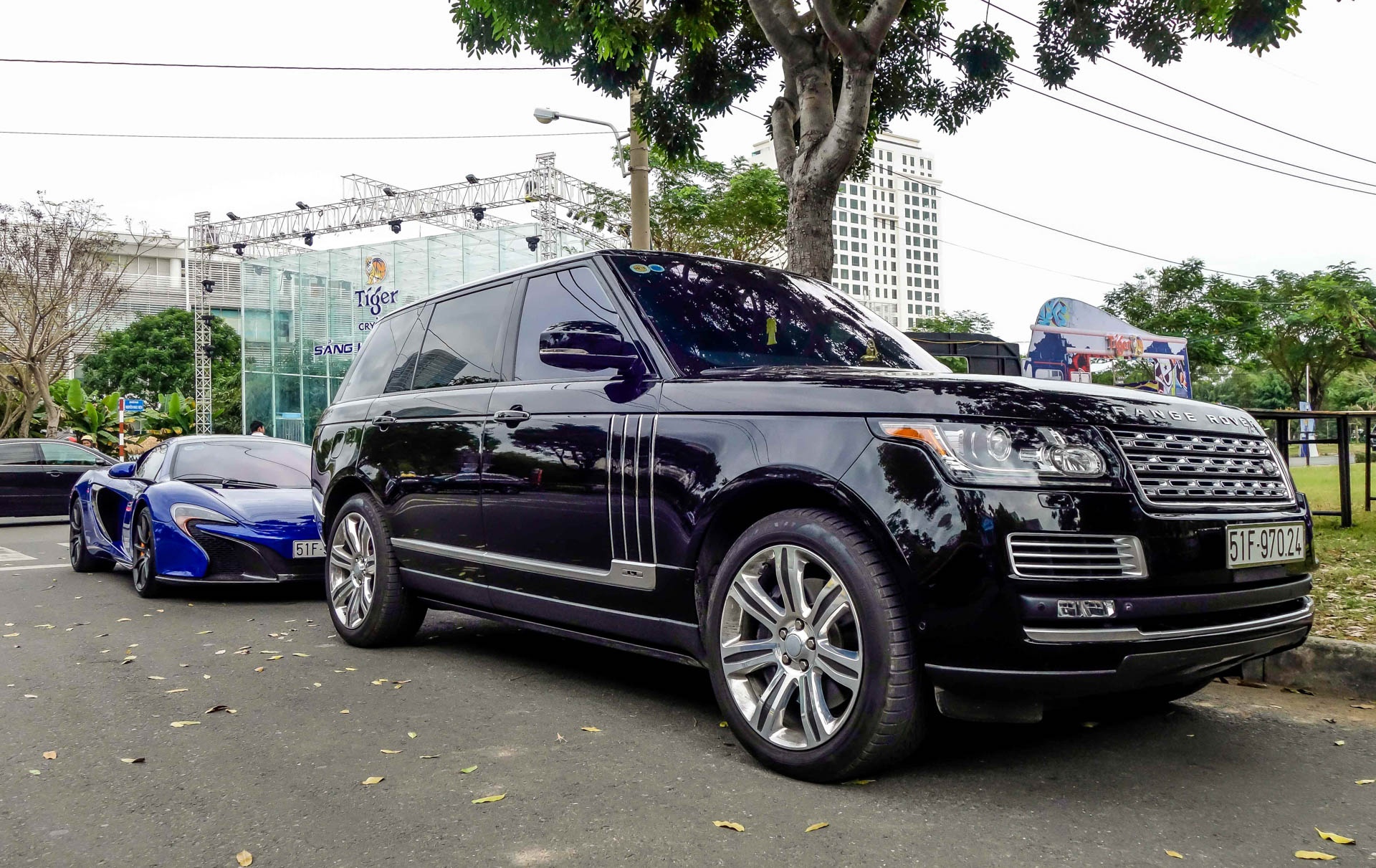 Minh Nhua khoe sieu xe anh 7