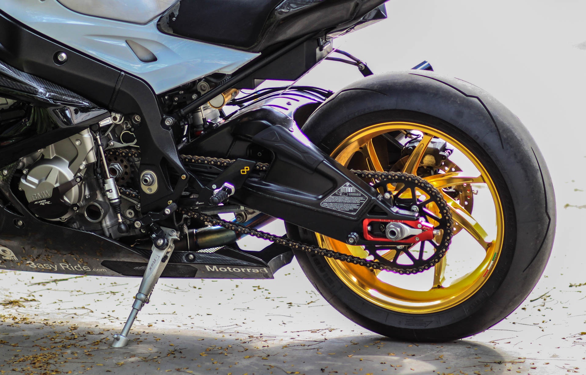BMW S1000RR do dan ao carbon anh 7