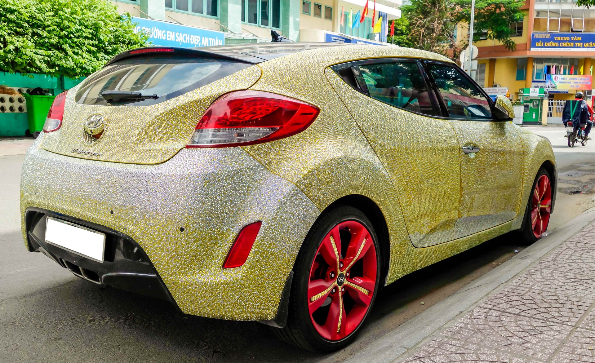 Hyundai Veloster dinh pha le anh 4