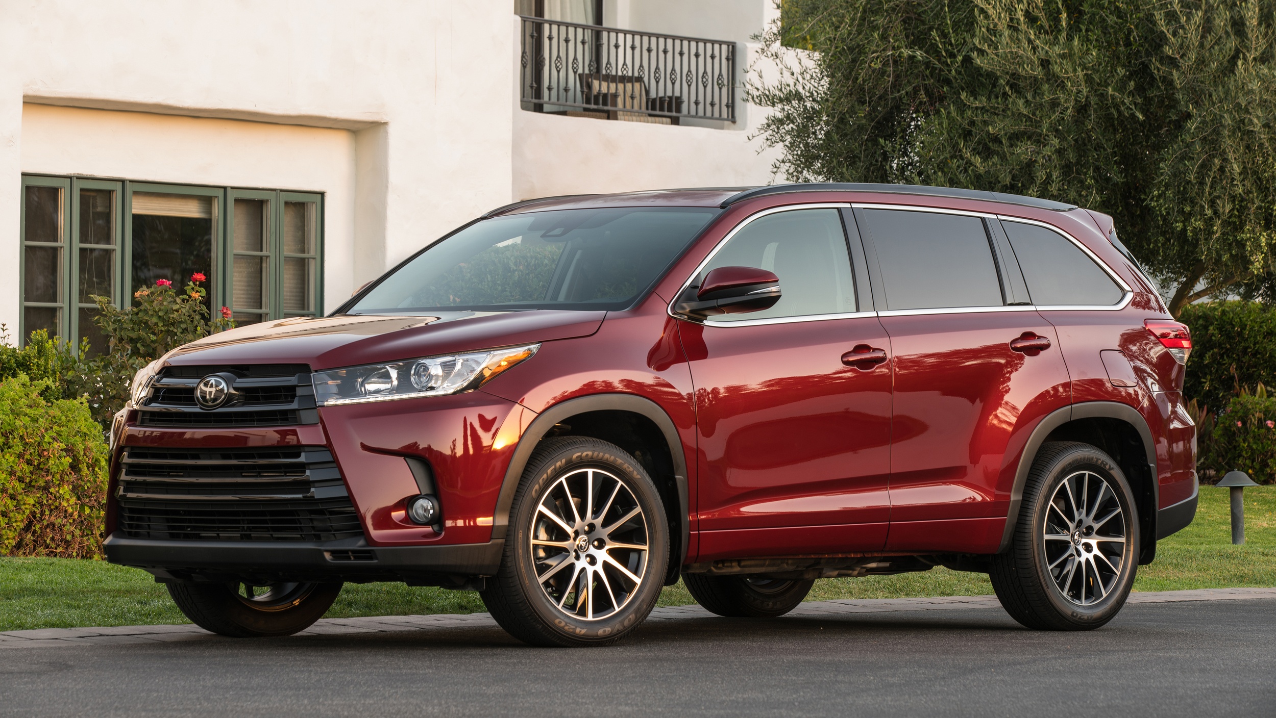 Toyota Highlander 2017 đối thủ Ford Explorer ảnh 1 Toyota Highlander 2017 doi thu Ford Explorer anh 1