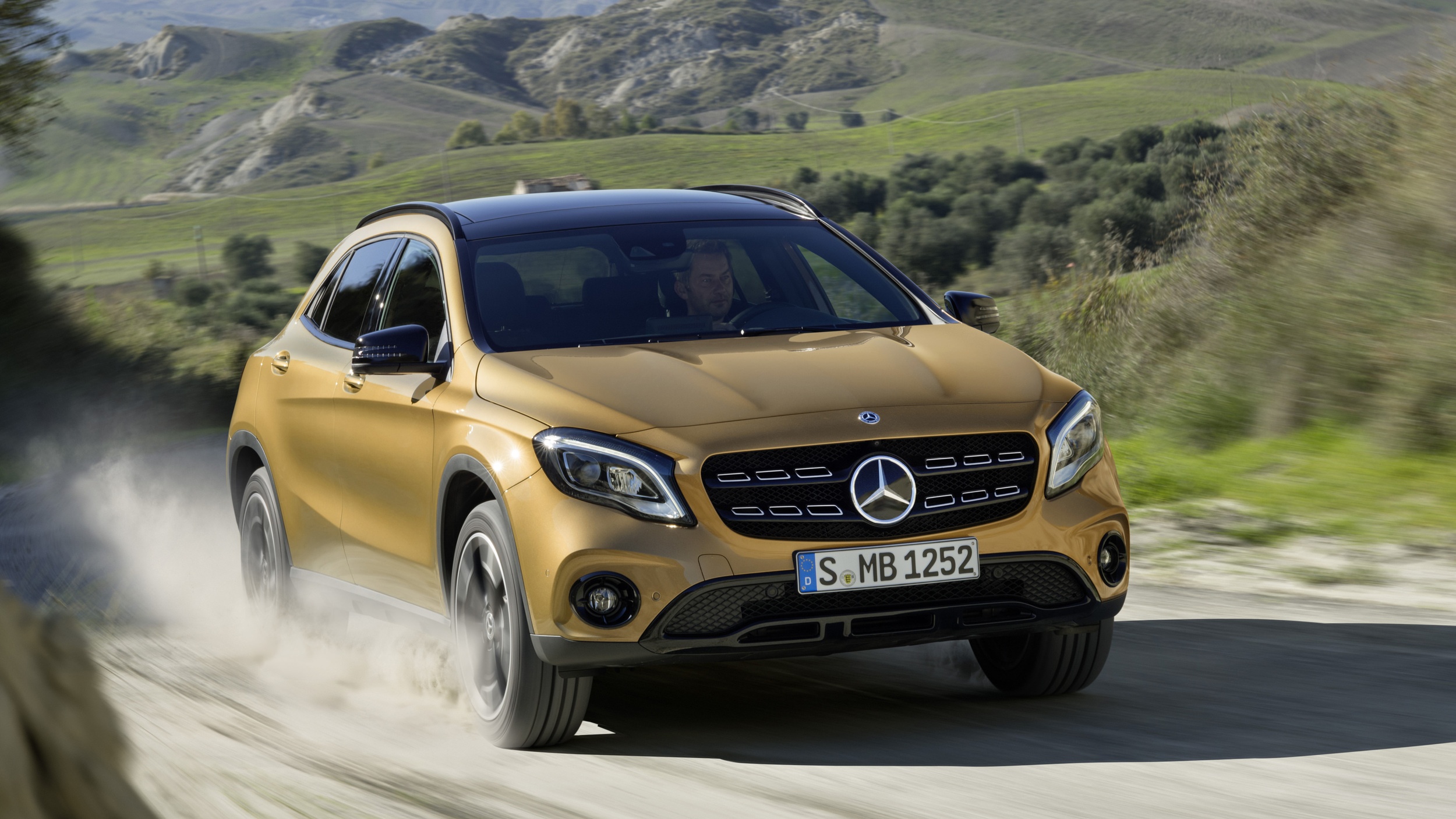 Mercedes GLA 2018 anh 11