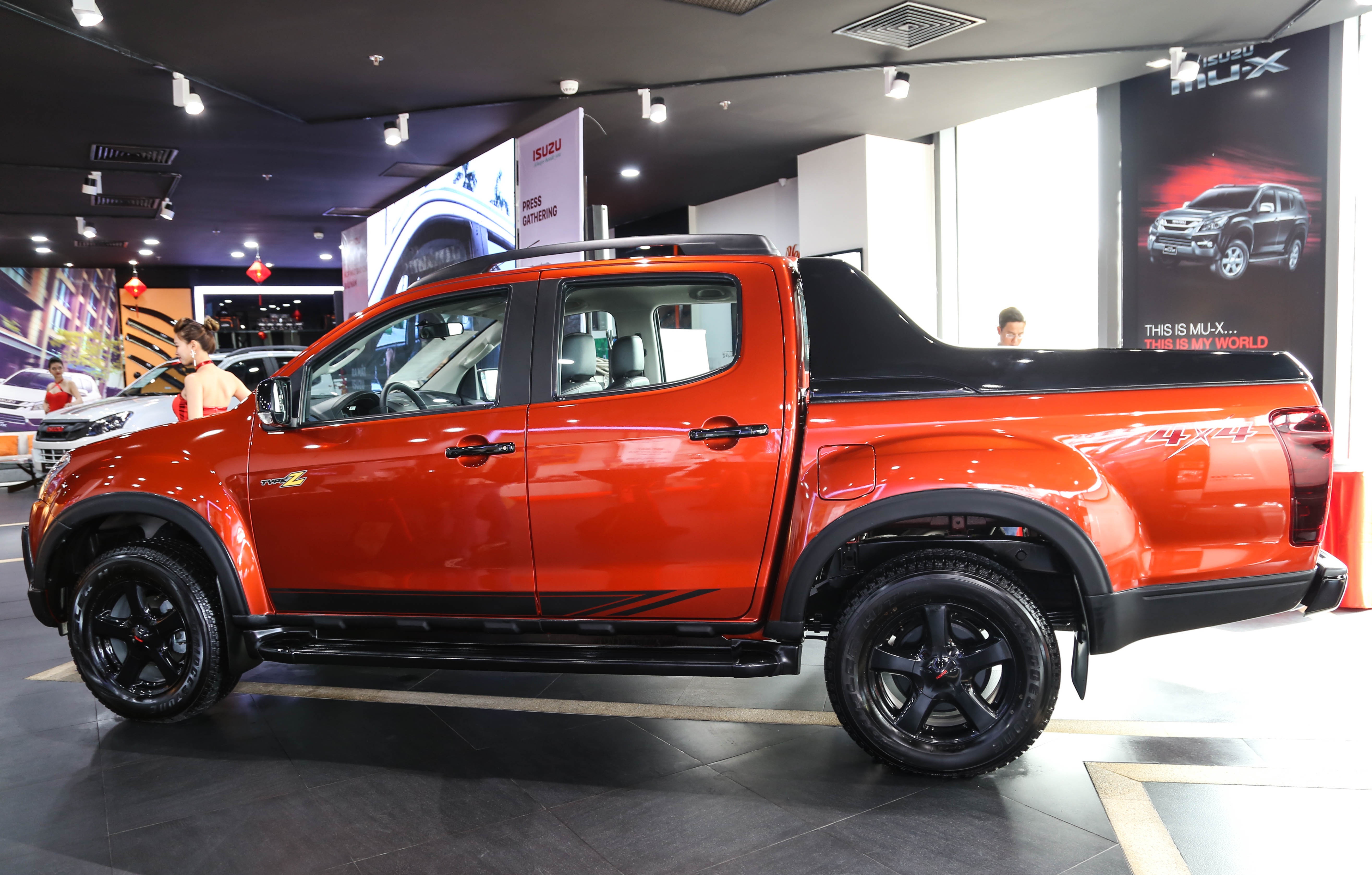 Isuzu D-max 2017 ra mat tai Viet Nam, gia cao nhat 840 trieu hinh anh