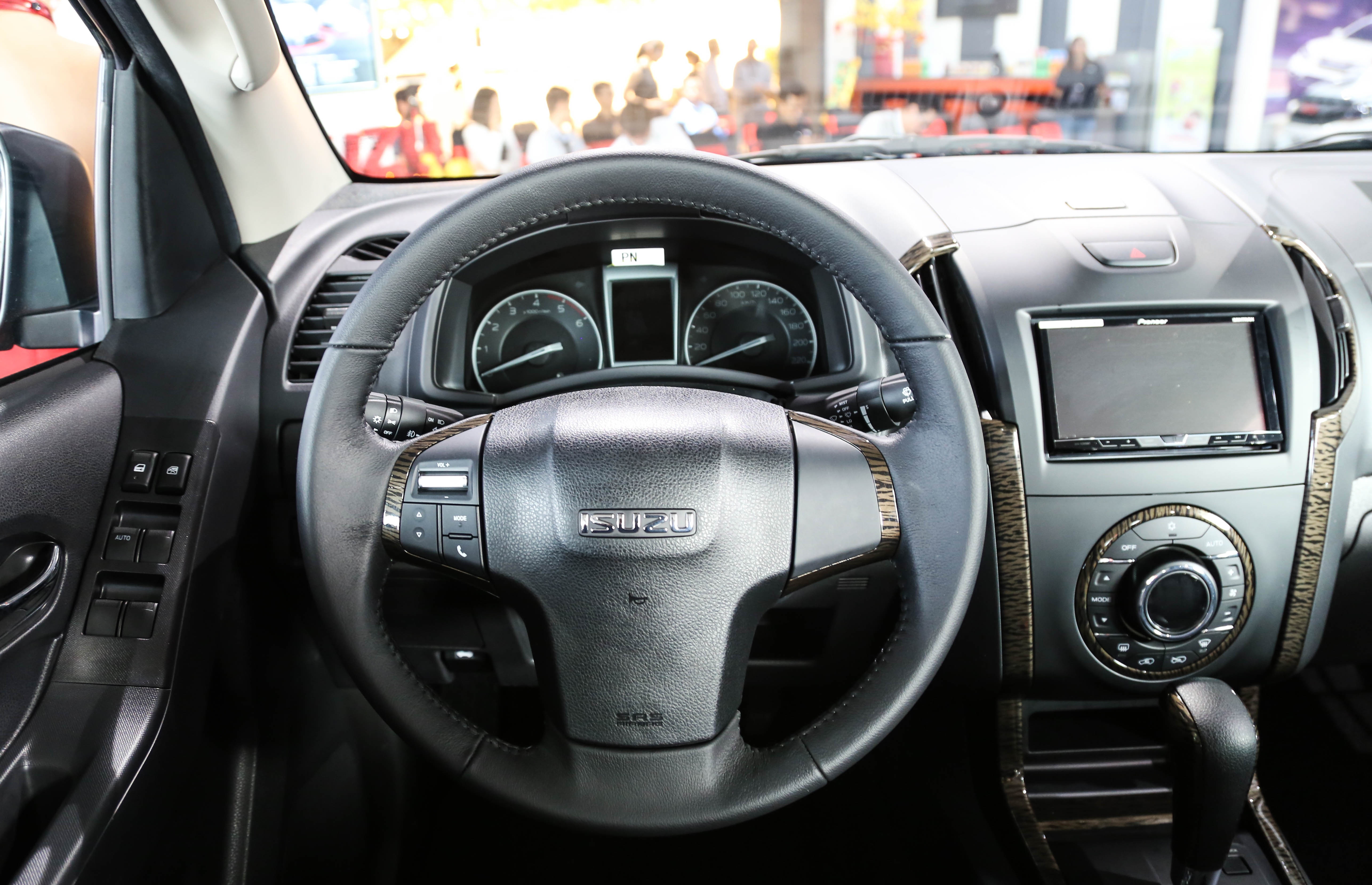 Isuzu D-Max 2017 anh 12