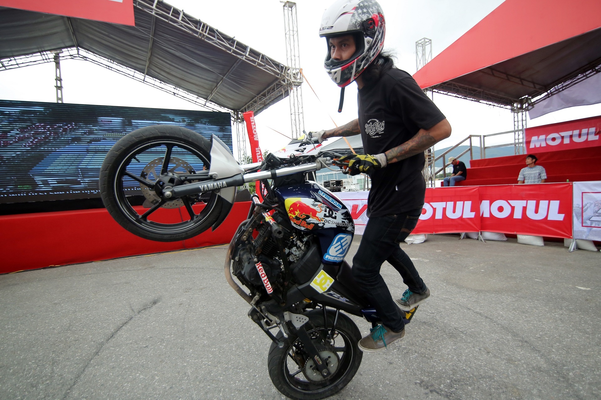 Stunter Thai Lan thang tai Motul Stunt Fest 2017 hinh anh