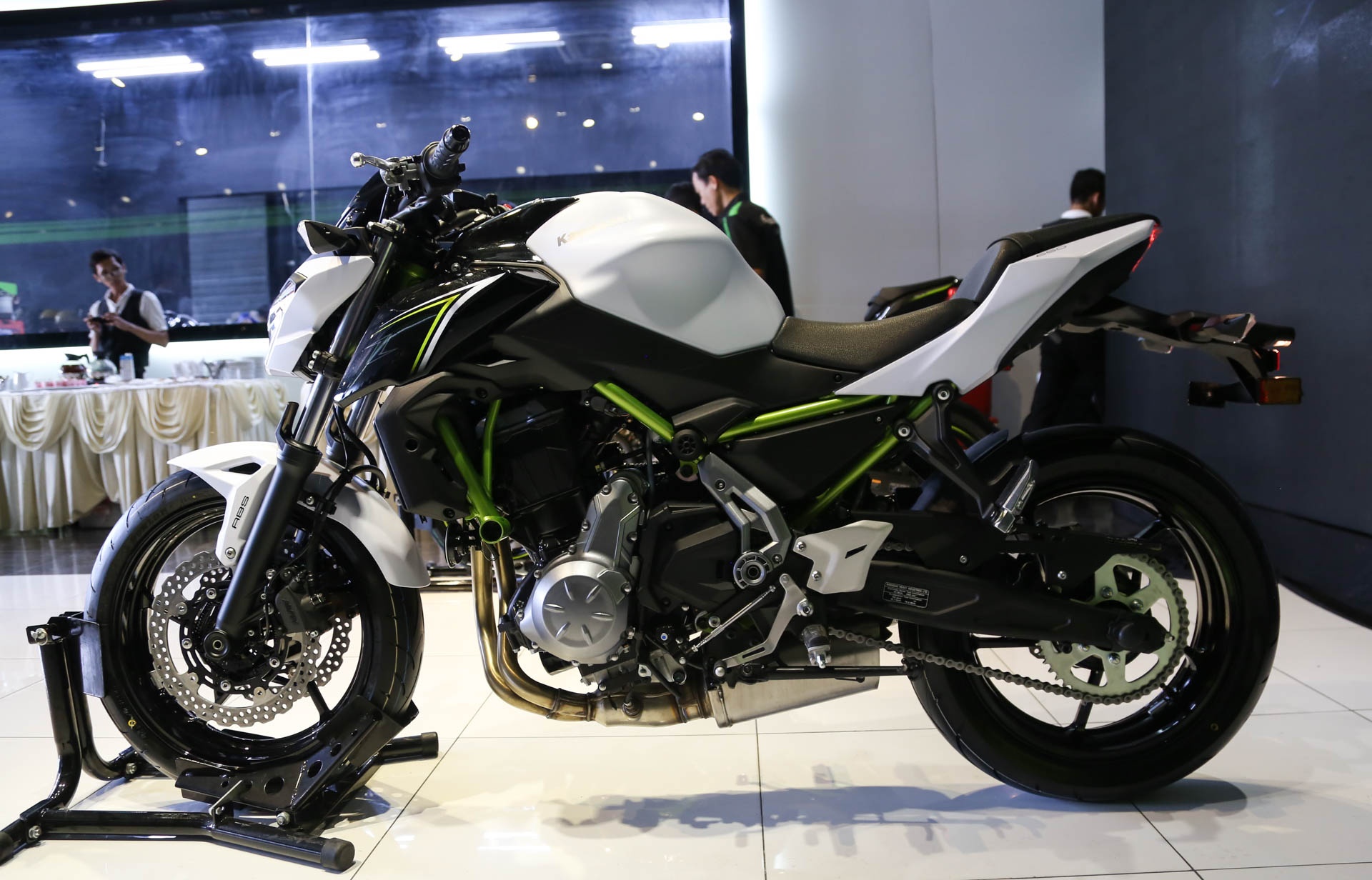 Kawasaki Z650 ra mat tai Viet Nam anh 2