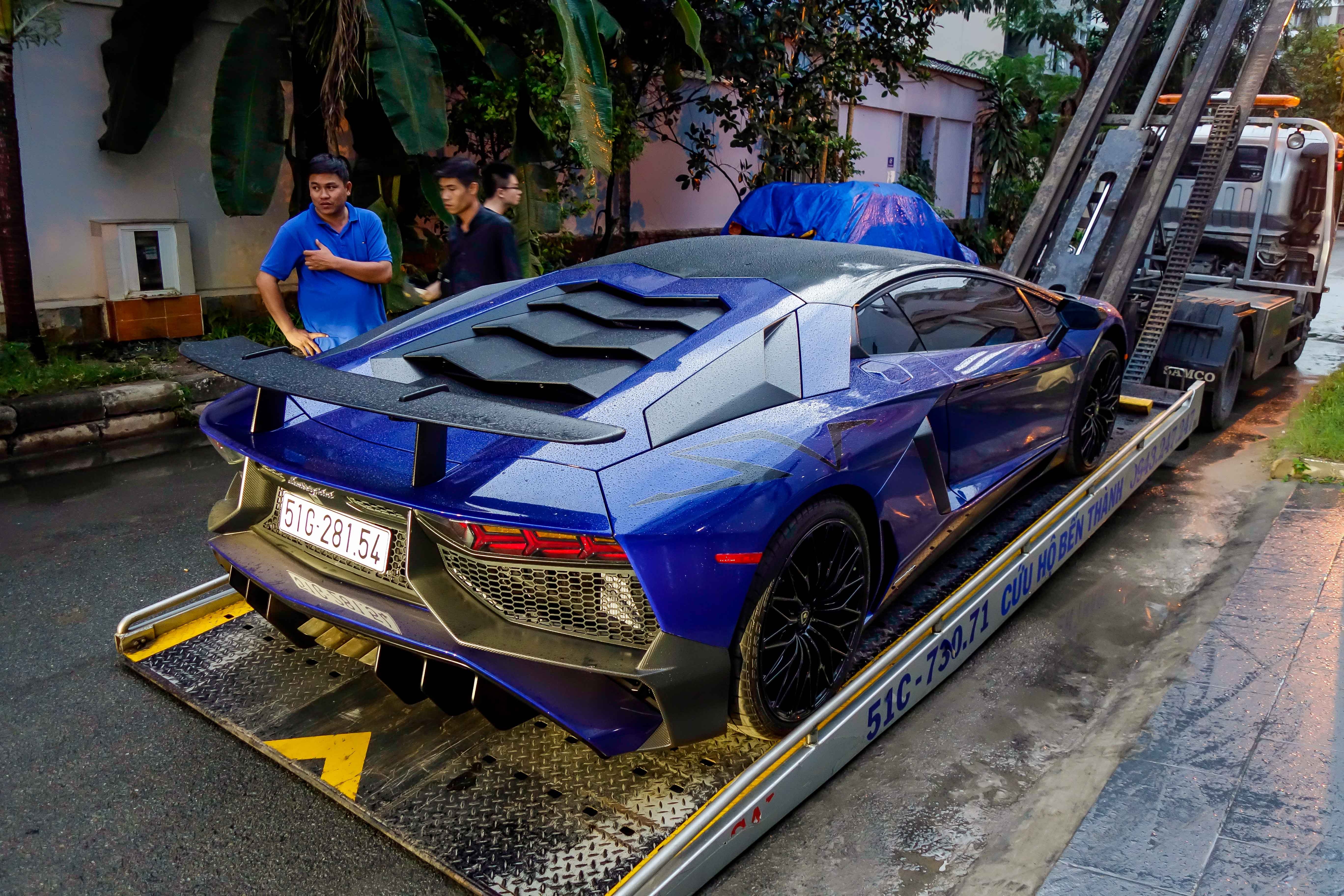 Sieu xe 35 ty cua Minh Nhua ra bien so anh 4