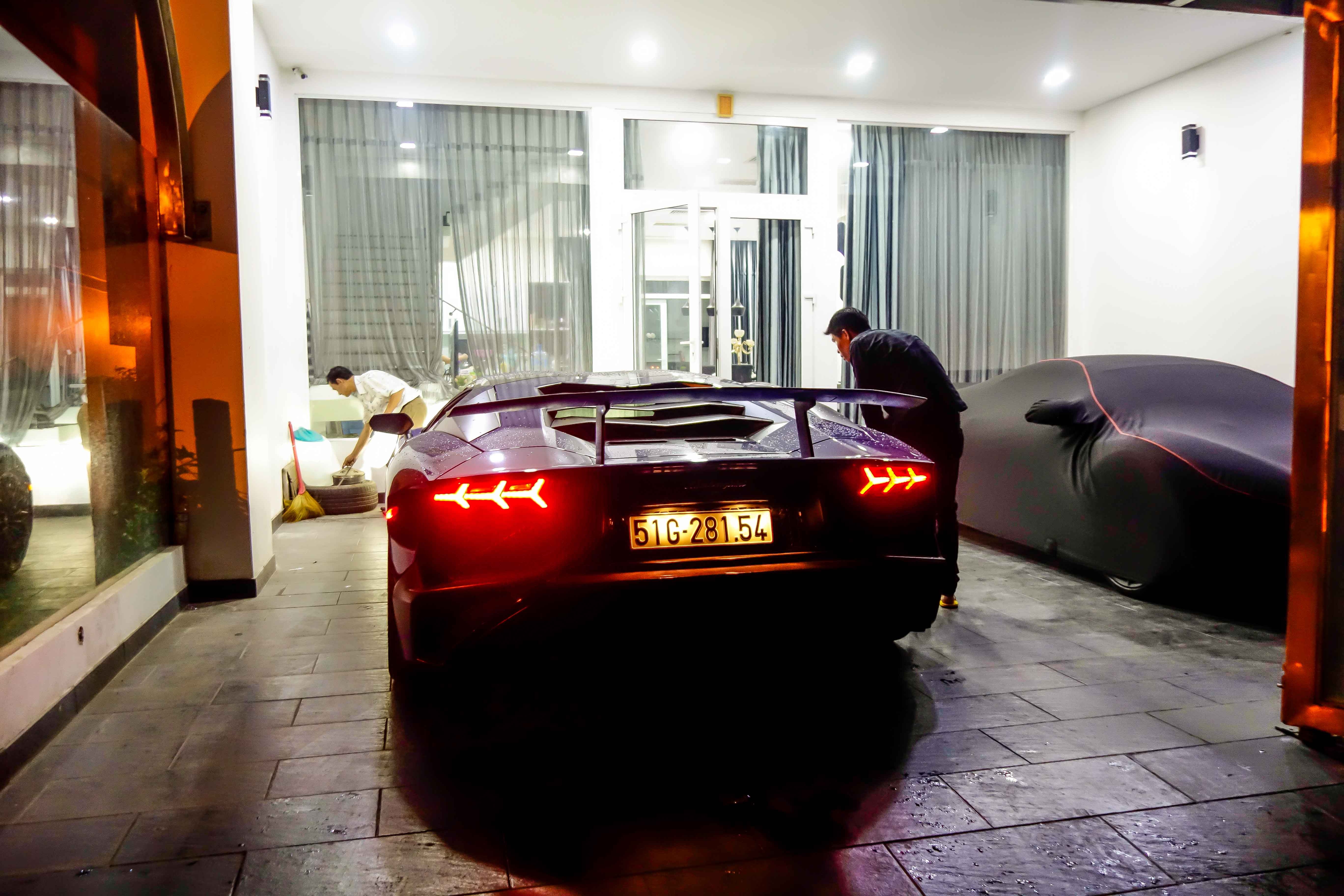 Sieu xe 35 ty cua Minh Nhua ra bien so anh 7