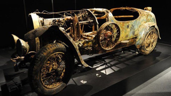 Bugatti hiếm nằm dưới lòng hồ ảnh 3 Bugatti hiem nam duoi long ho anh 3