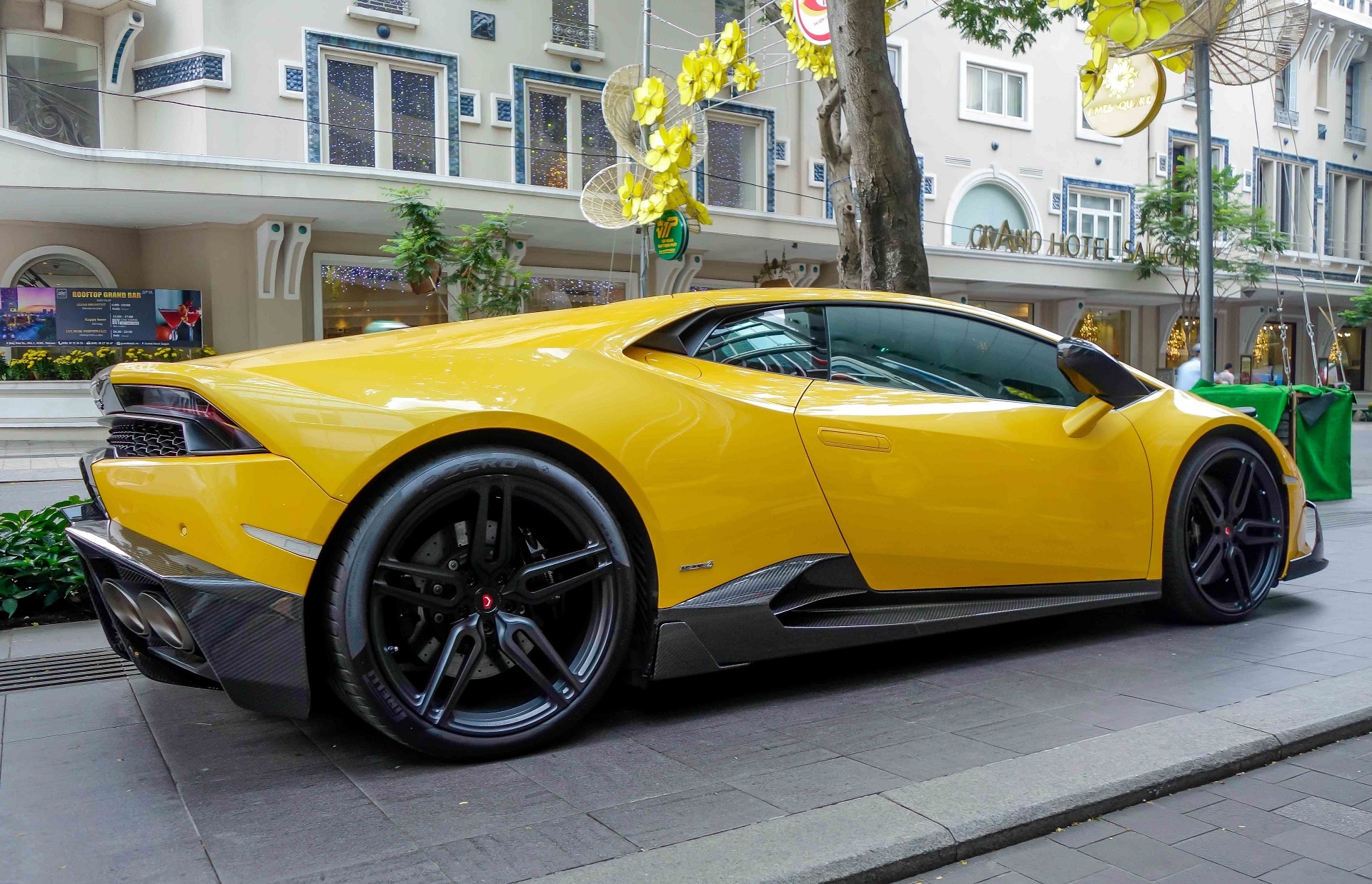 Cuong Do La choi Tet bang Lamborghini anh 4