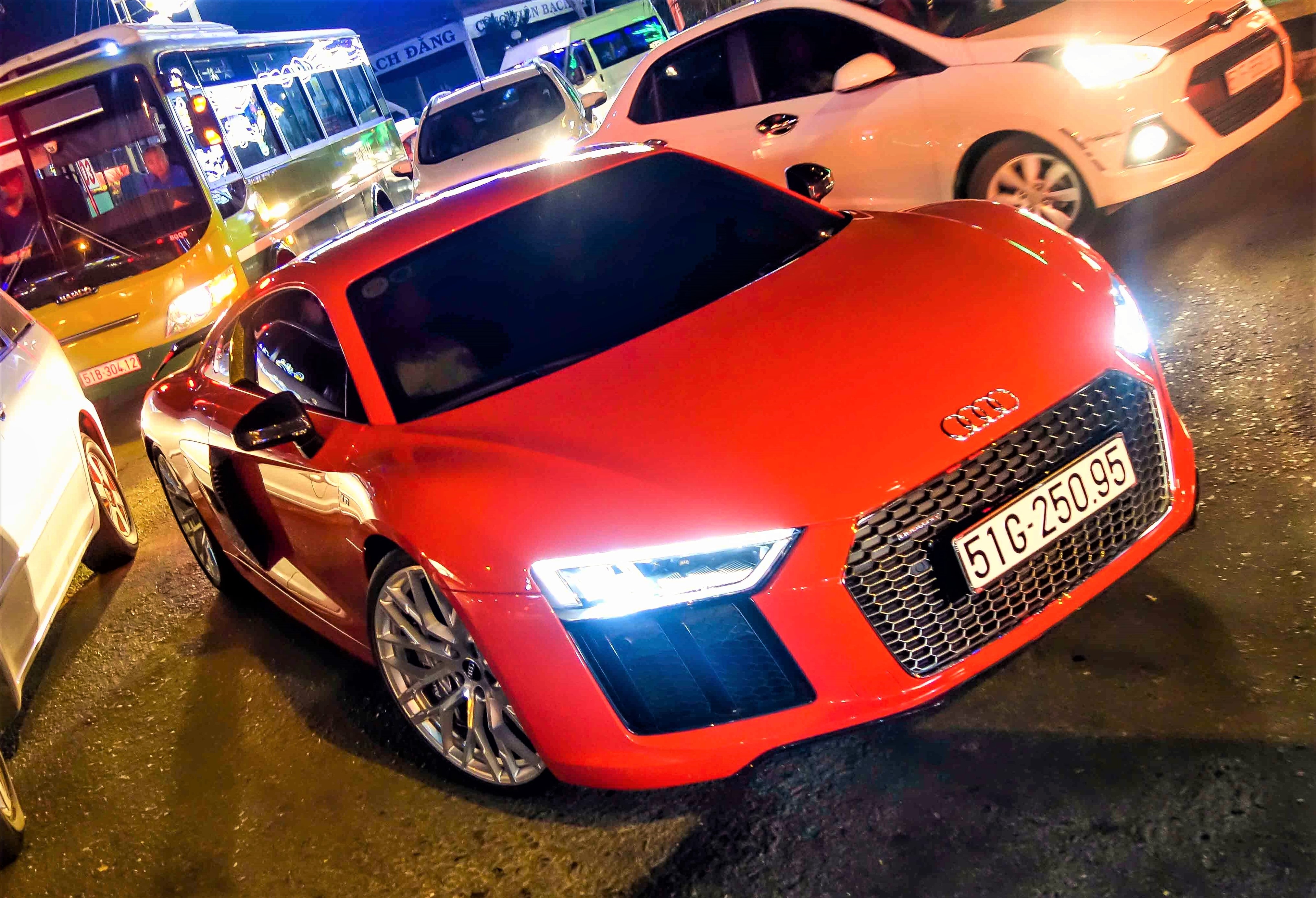 Audi R8 Dong Nhi Ong Cao Thang anh 2