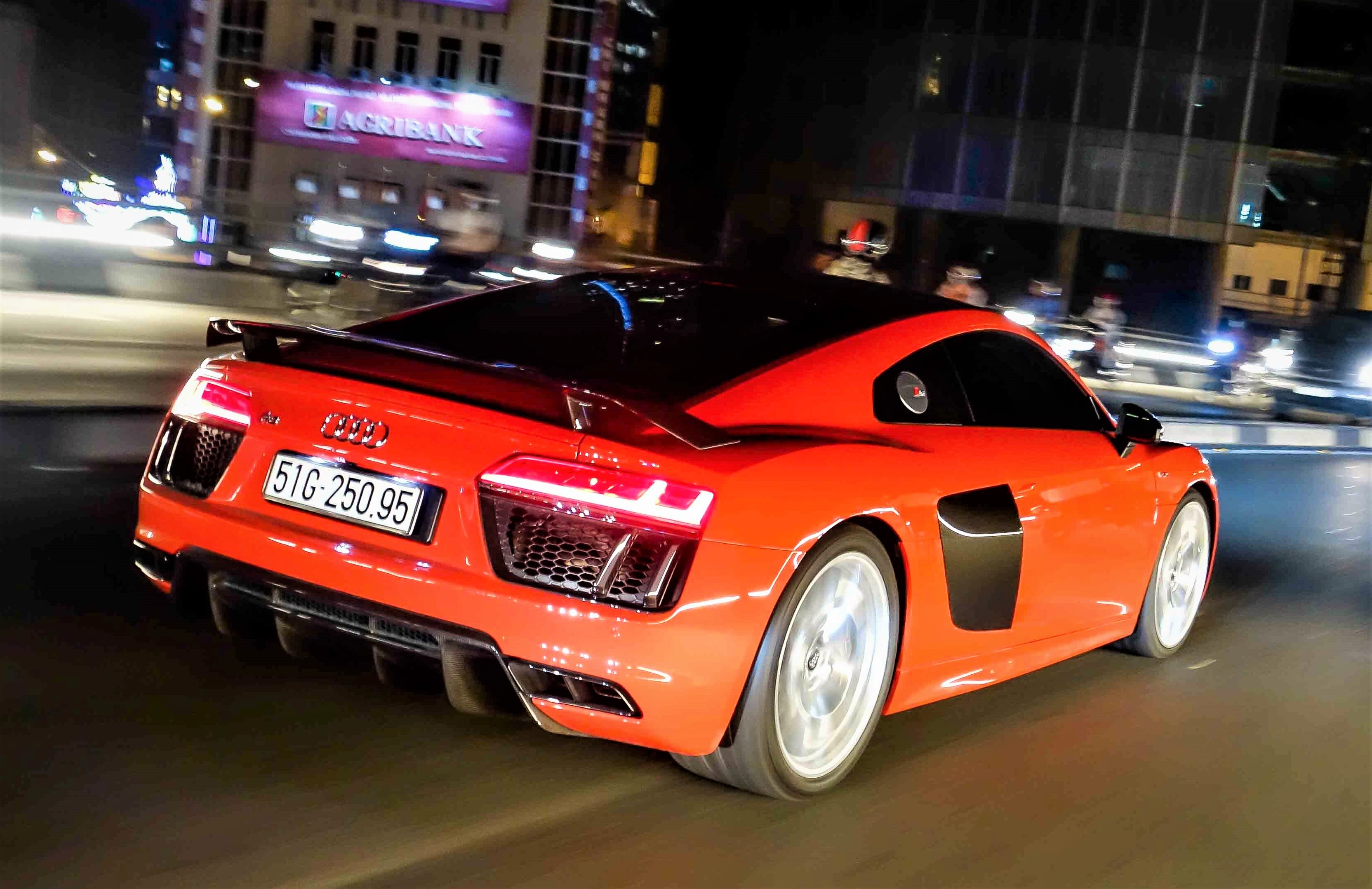 Audi R8 Dong Nhi Ong Cao Thang anh 7