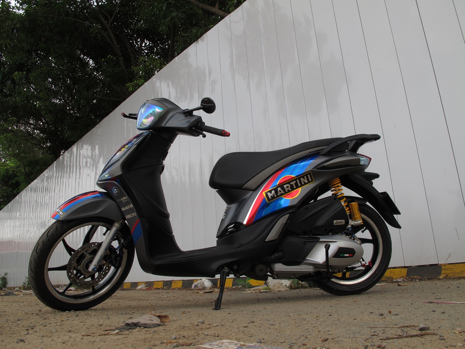 Piaggio Liberty ABS do nhe nhang nhung noi bat o Sai Gon hinh anh