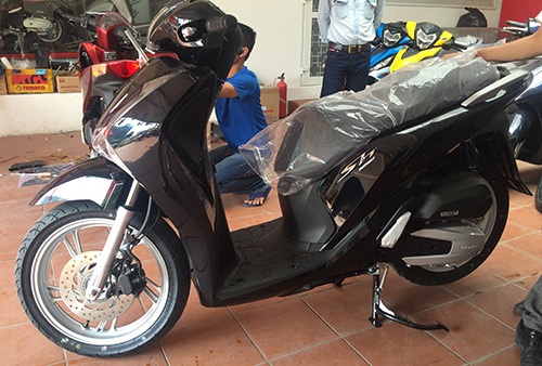 Honda SH chay hang, ban hon 9.000 xe hinh anh