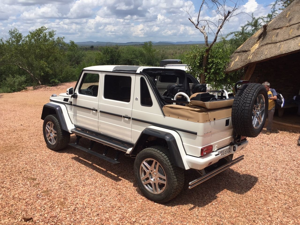 Mercedes-Maybach Landaulet G650 bat ngo xuat hien hinh anh