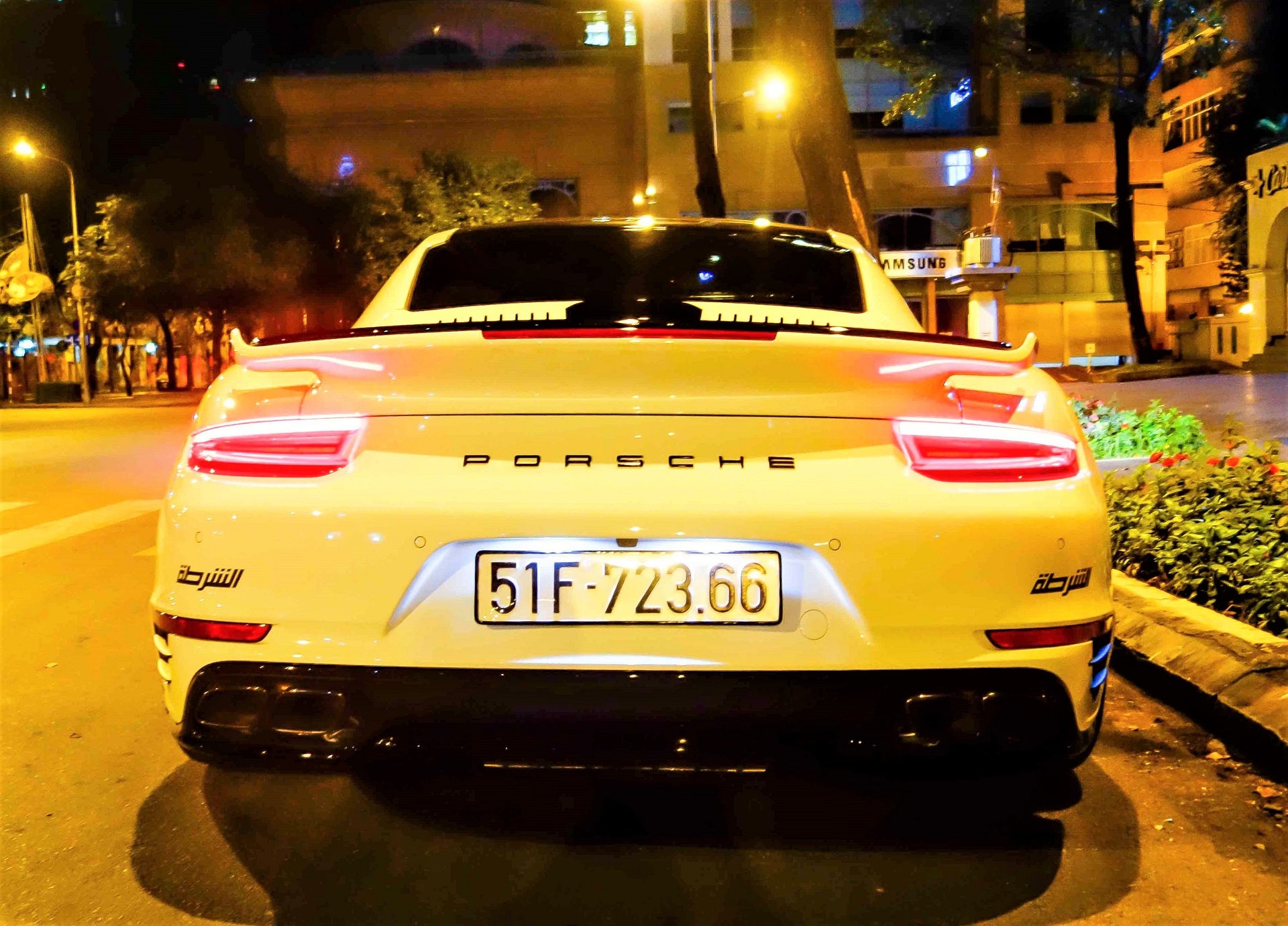 Porsche cảnh sát Dubai ở Sài Gòn ảnh 3 Porsche canh sat Dubai o Sai Gon anh 3