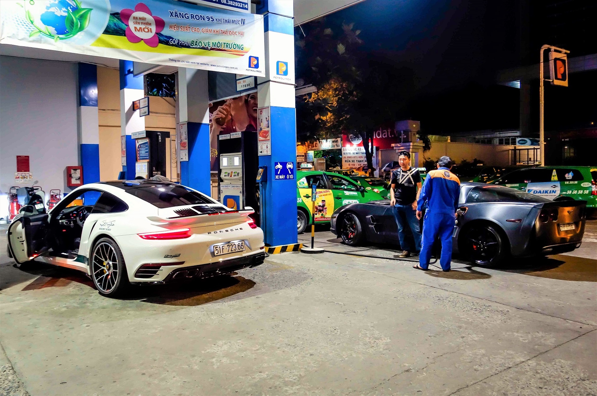 Porsche cảnh sát Dubai ở Sài Gòn ảnh 4 Porsche canh sat Dubai o Sai Gon anh 4