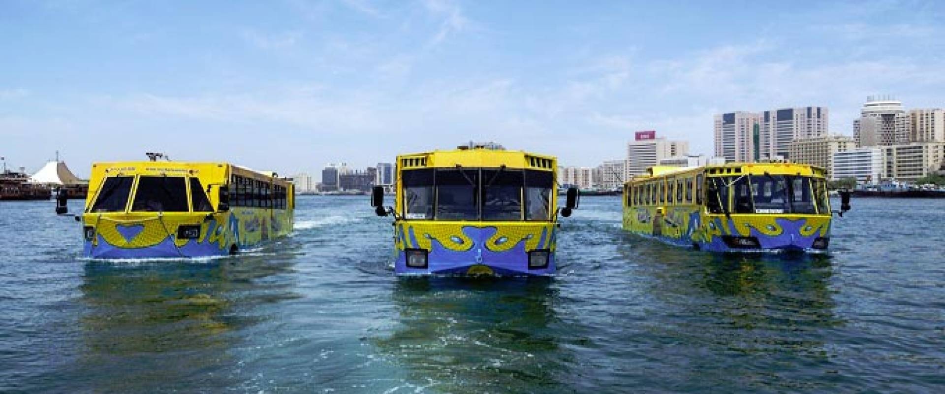 xe buyt tren song o Sai Gon anh 8