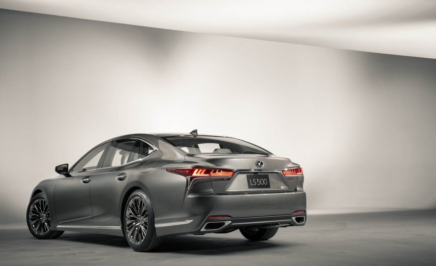 Lexus LS500h ra mat anh 2