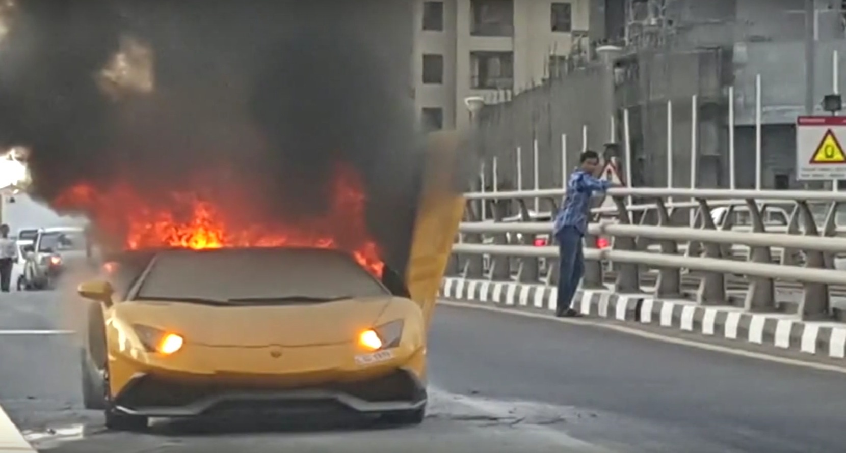 triệu hồi Lamborghini Aventador ảnh 1 trieu hoi Lamborghini Aventador anh 1