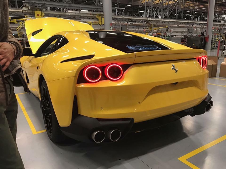 Ferrari 812 SuperFast lo anh anh 4