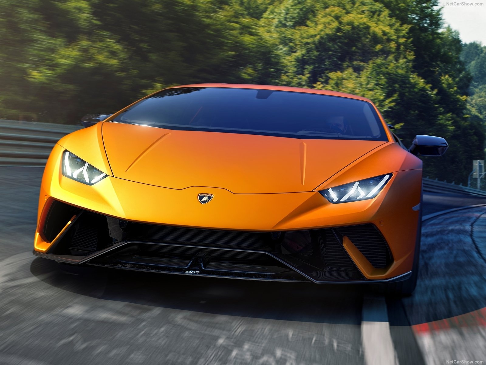 Lamborhini Huracan Performante anh 2