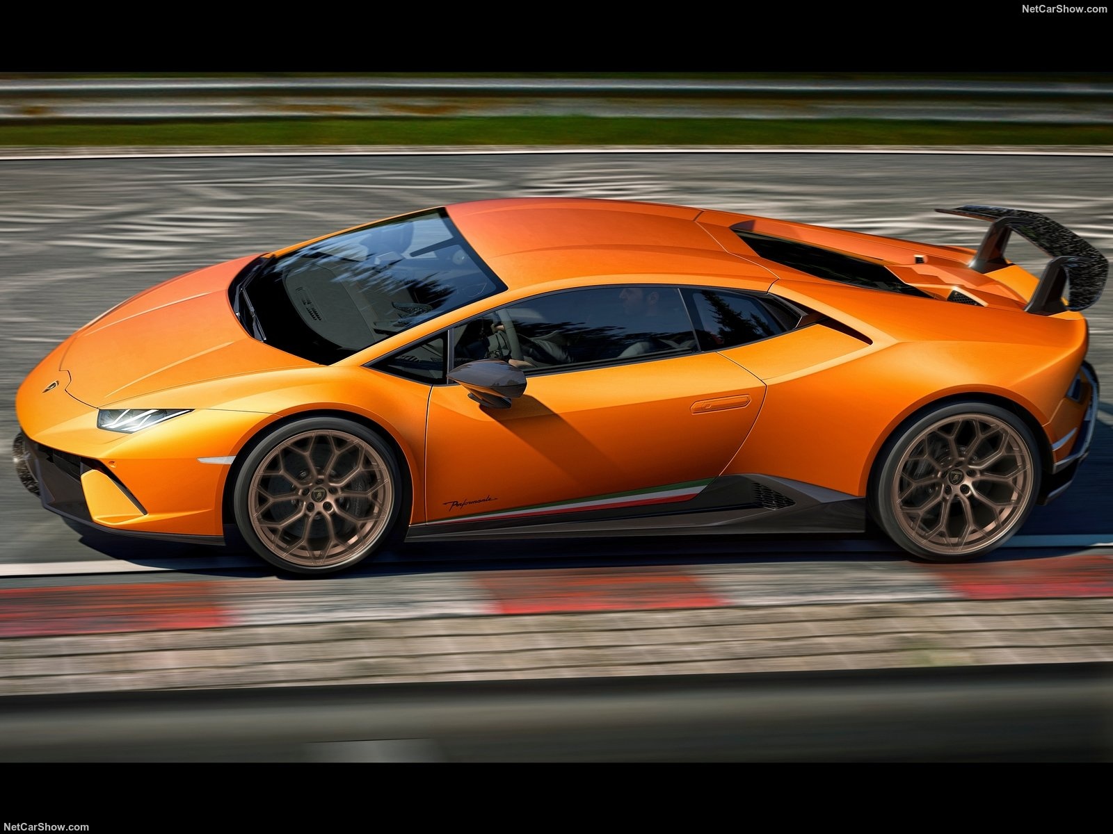 Lamborhini Huracan Performante anh 9