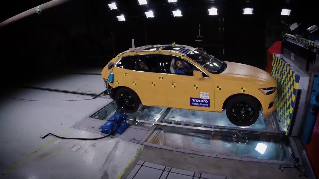 Volvo XC60 trong thu nghiem dam truc dien hinh anh