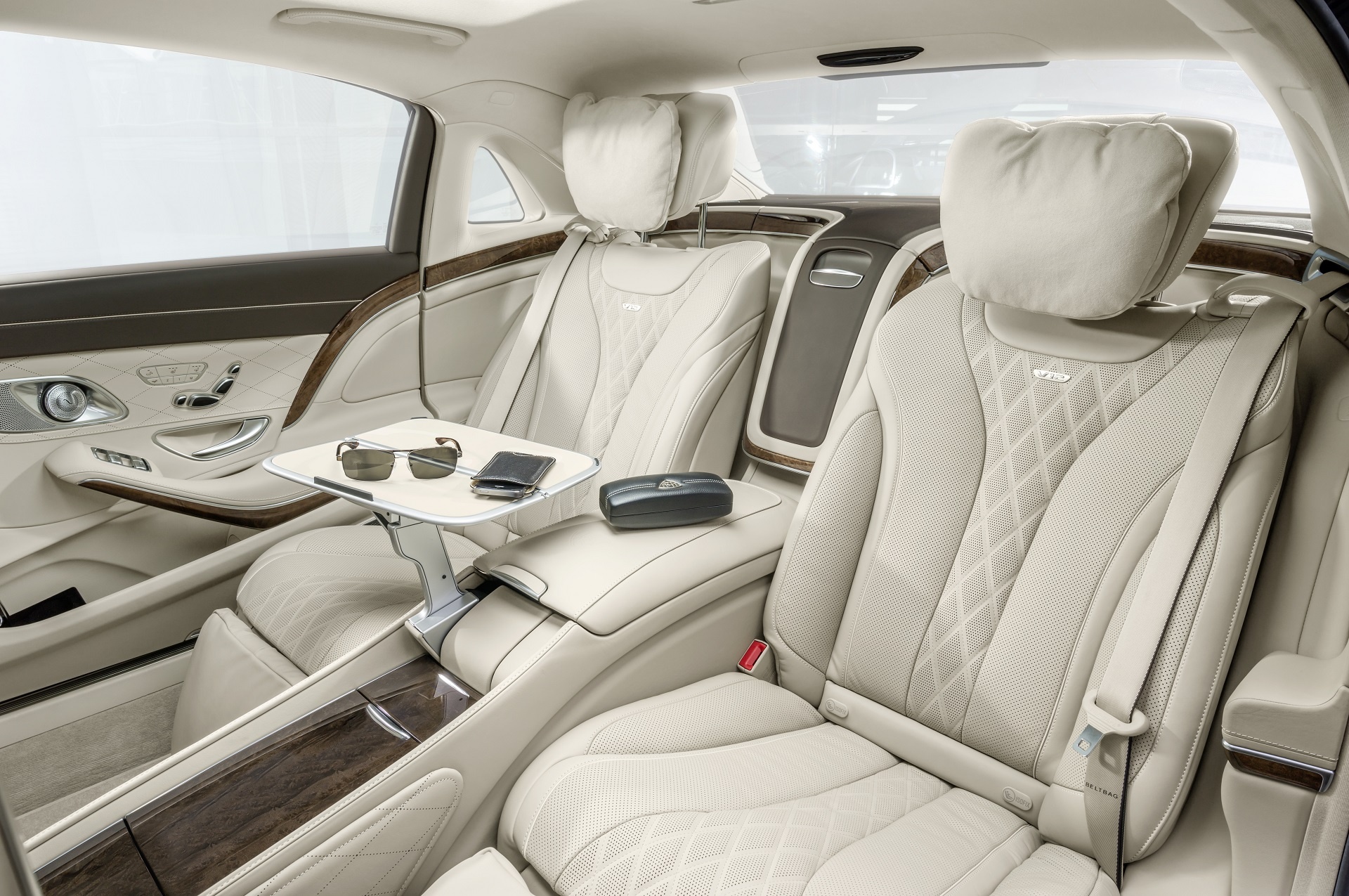 Mercedes Maybach S400 ra mắt tại Việt Nam ảnh 2 Mercedes Maybach S400 ra mat tai Viet Nam anh 2