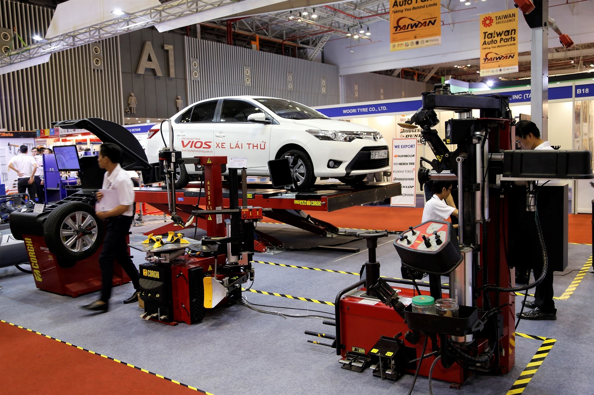 trien lam Automechanika anh 3