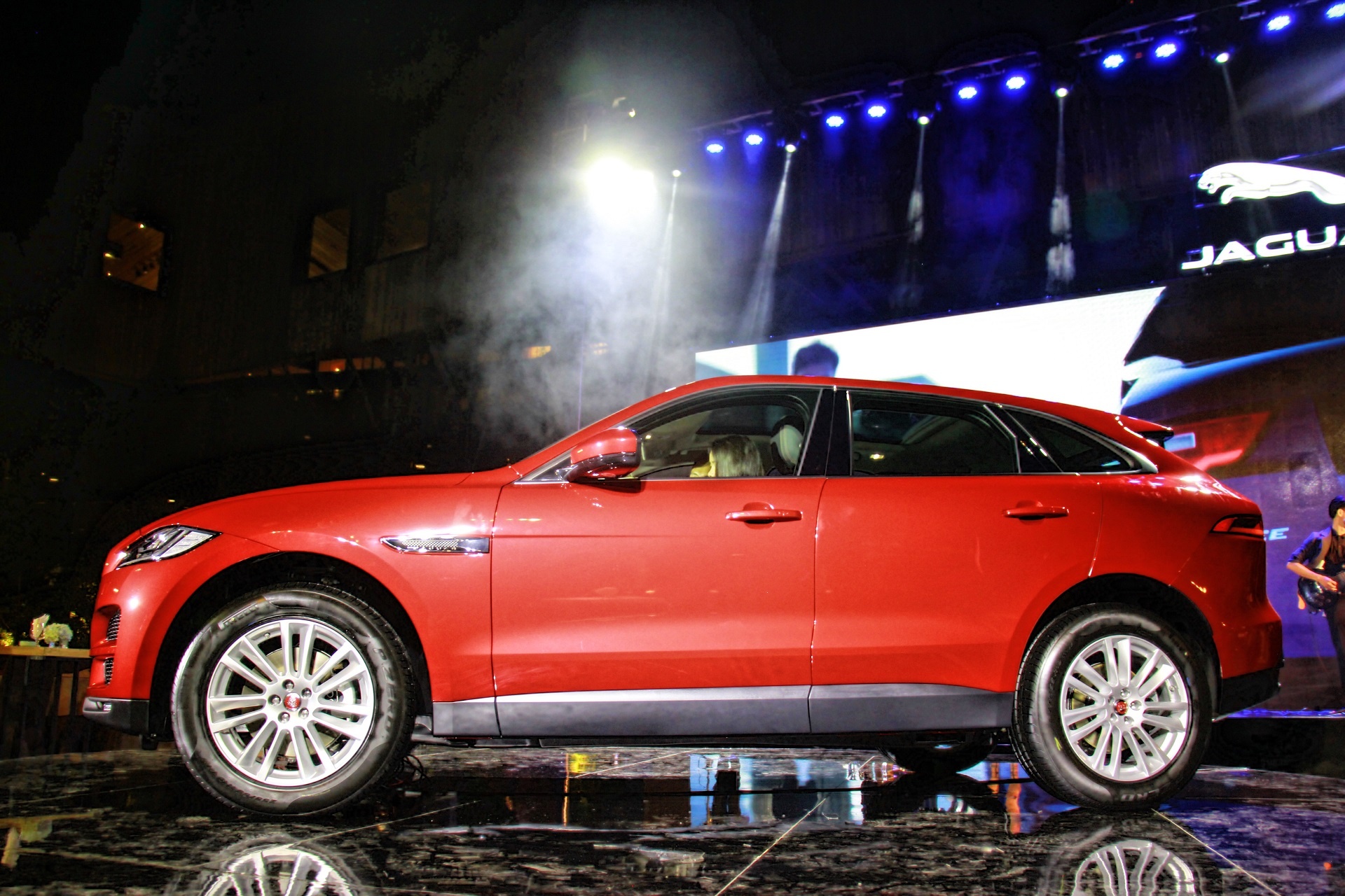 Jaguar F-Pace ra mat tai Viet Nam anh 12
