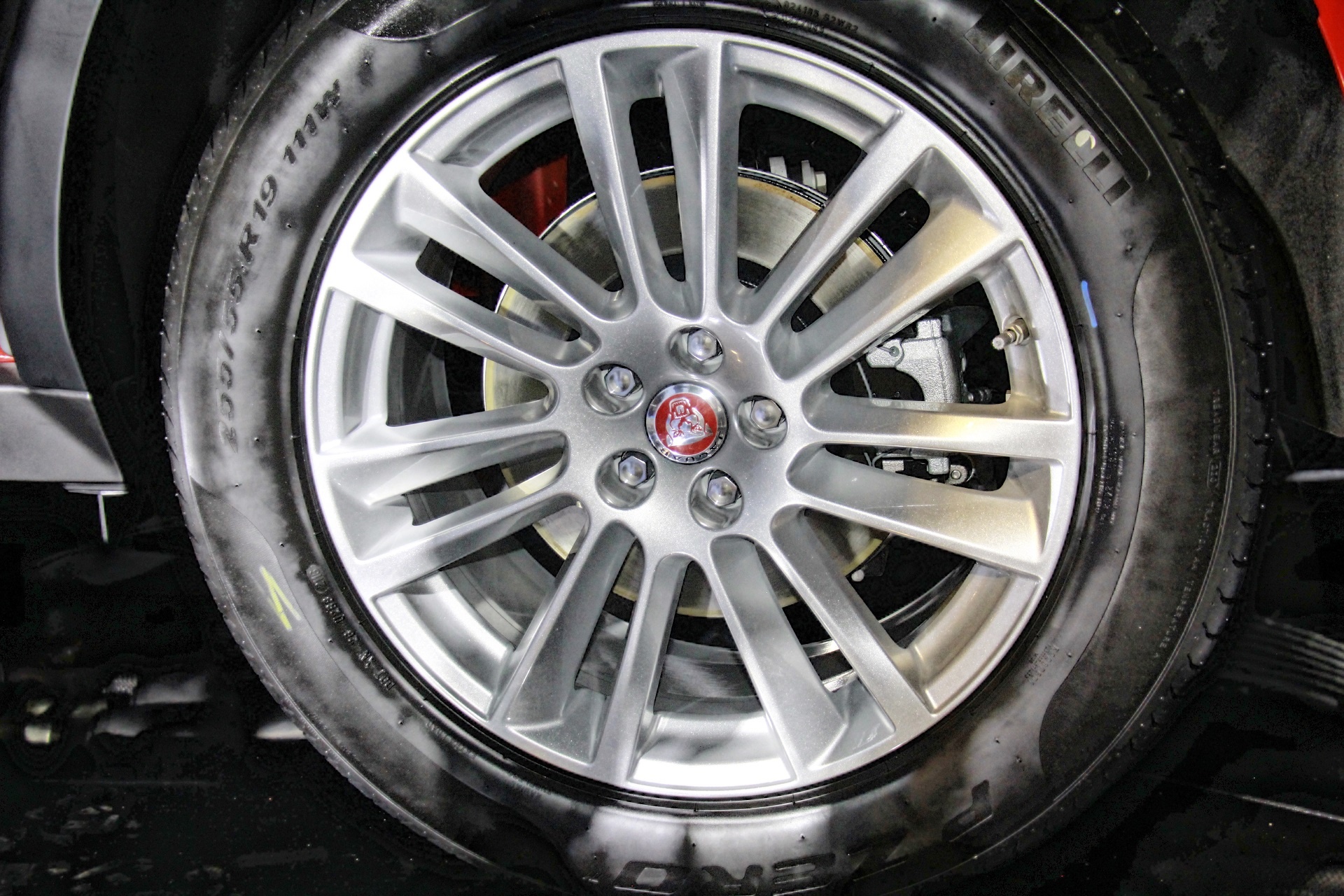 Jaguar F-Pace ra mat tai Viet Nam anh 6