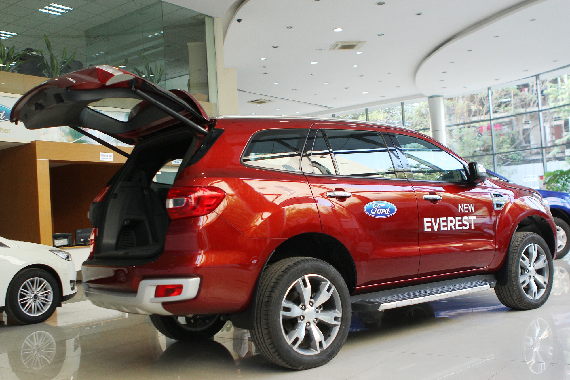 SUV tầm trung hấp dẫn nhất Việt Nam ảnh 6 SUV tam trung hap dan nhat Viet Nam anh 6