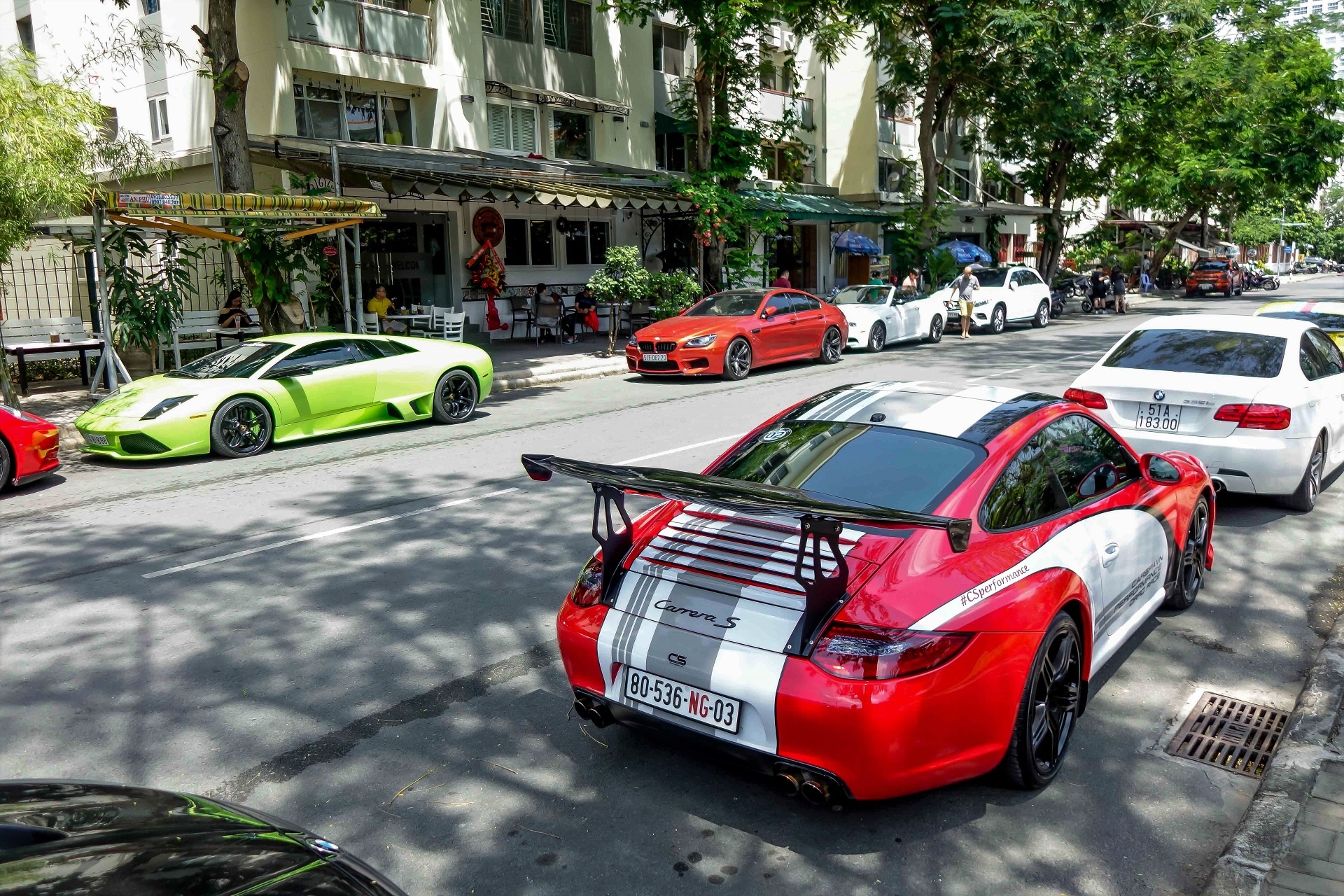 Dan sieu xe hoi tu o goc pho Sai Gon hinh anh