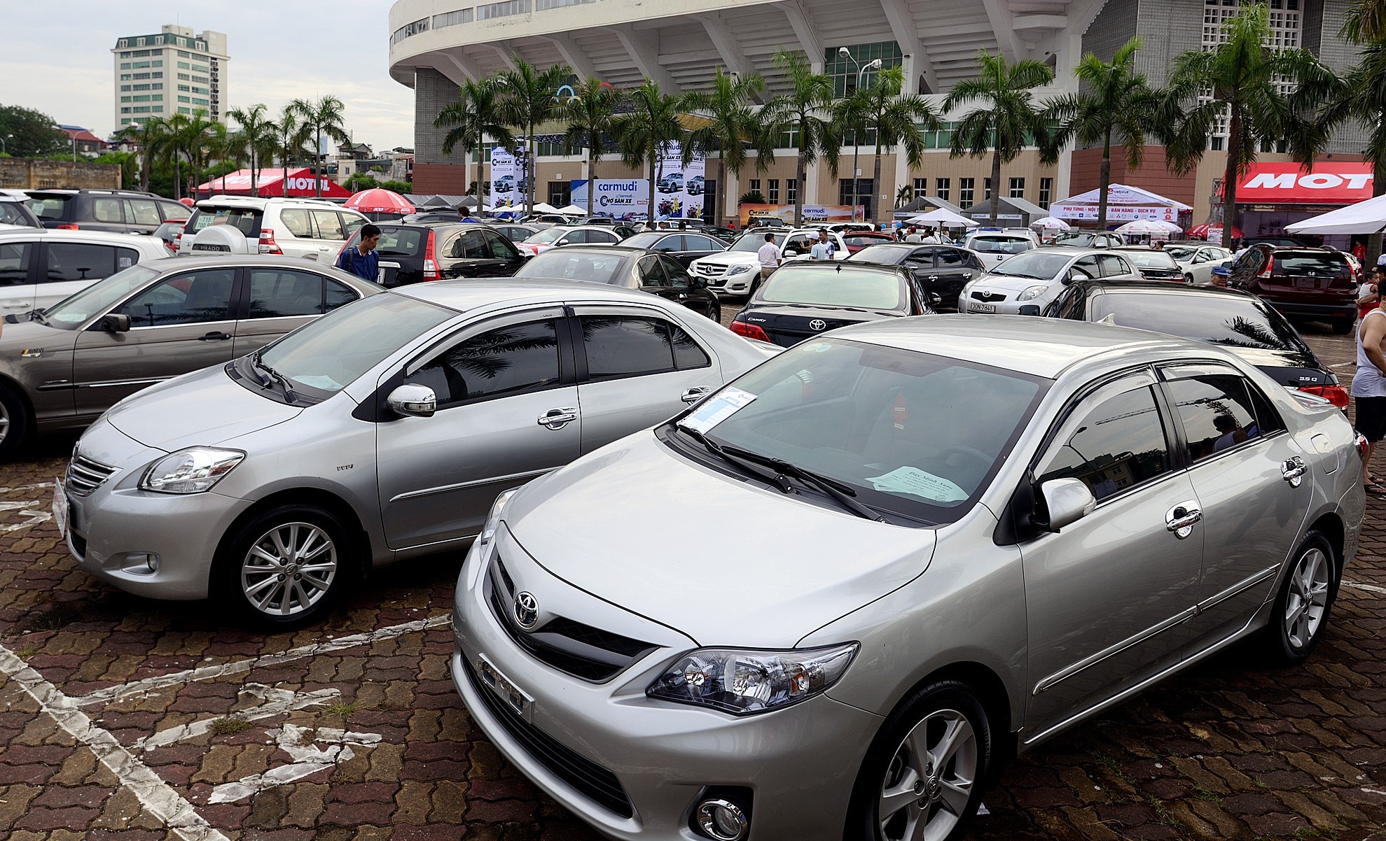 cho san xe cu tai TP.HCM anh 1