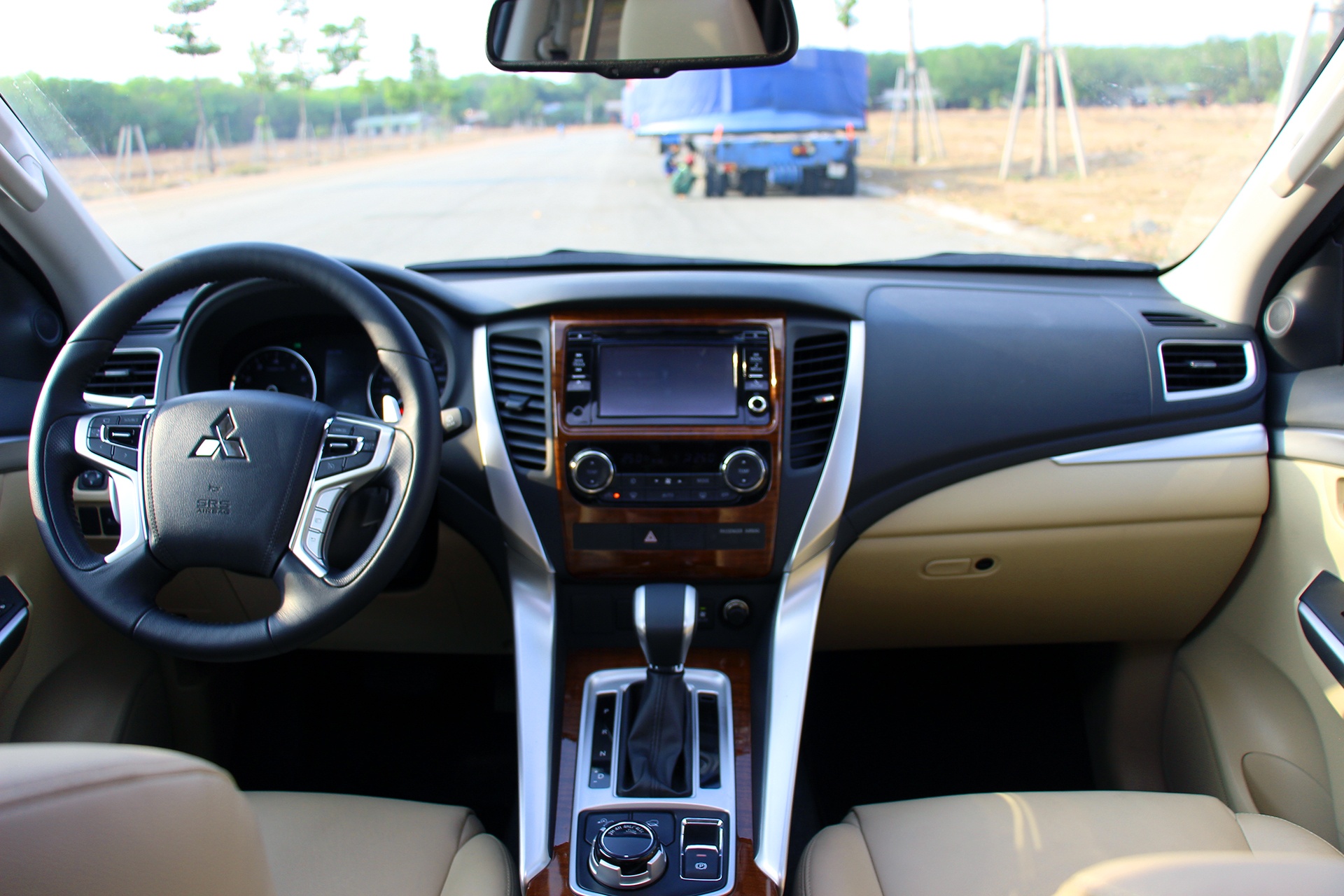 Danh gia Mitsubishi Pajero Sport 2017 anh 2