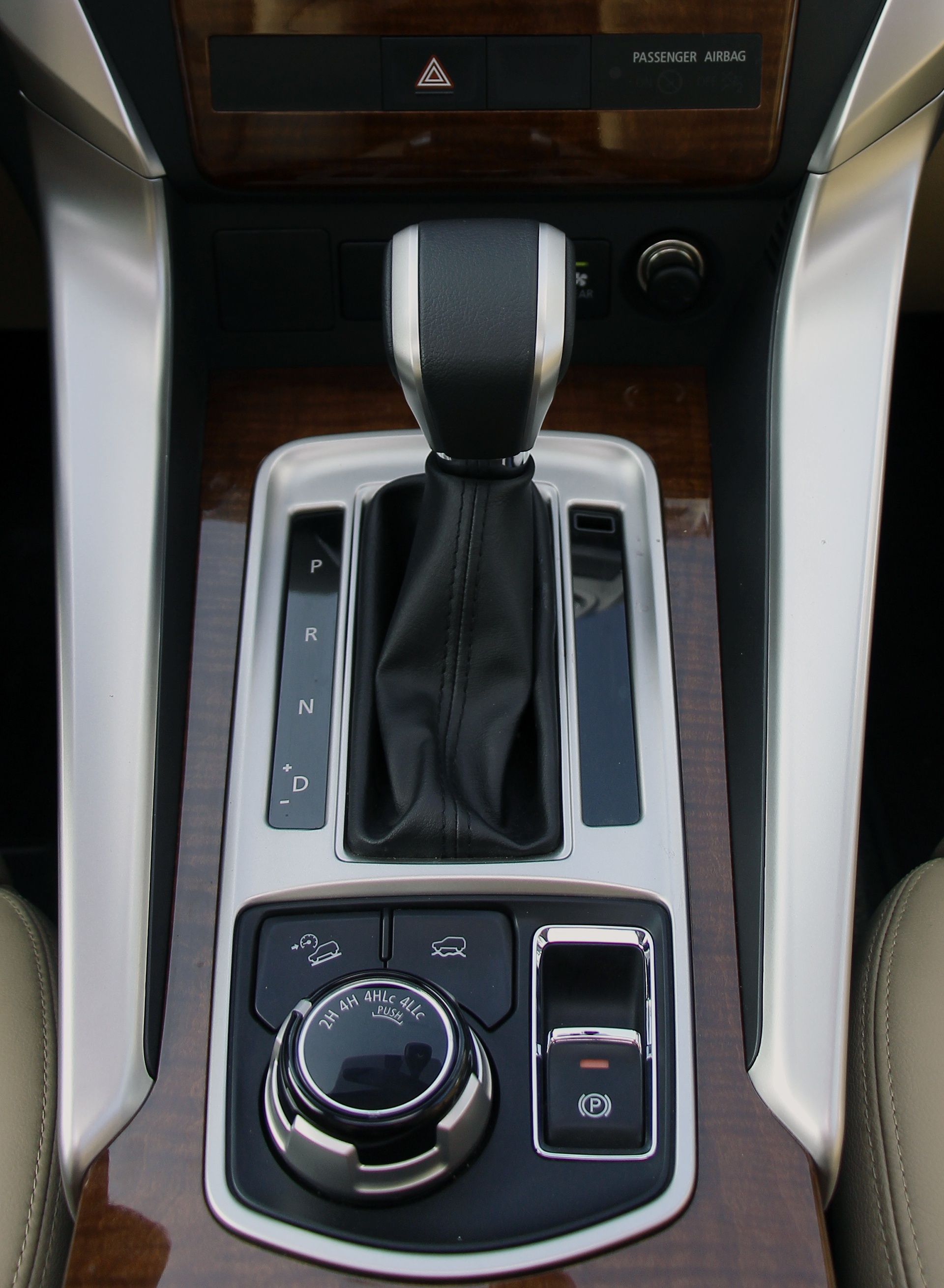 Danh gia Mitsubishi Pajero Sport 2017 anh 3