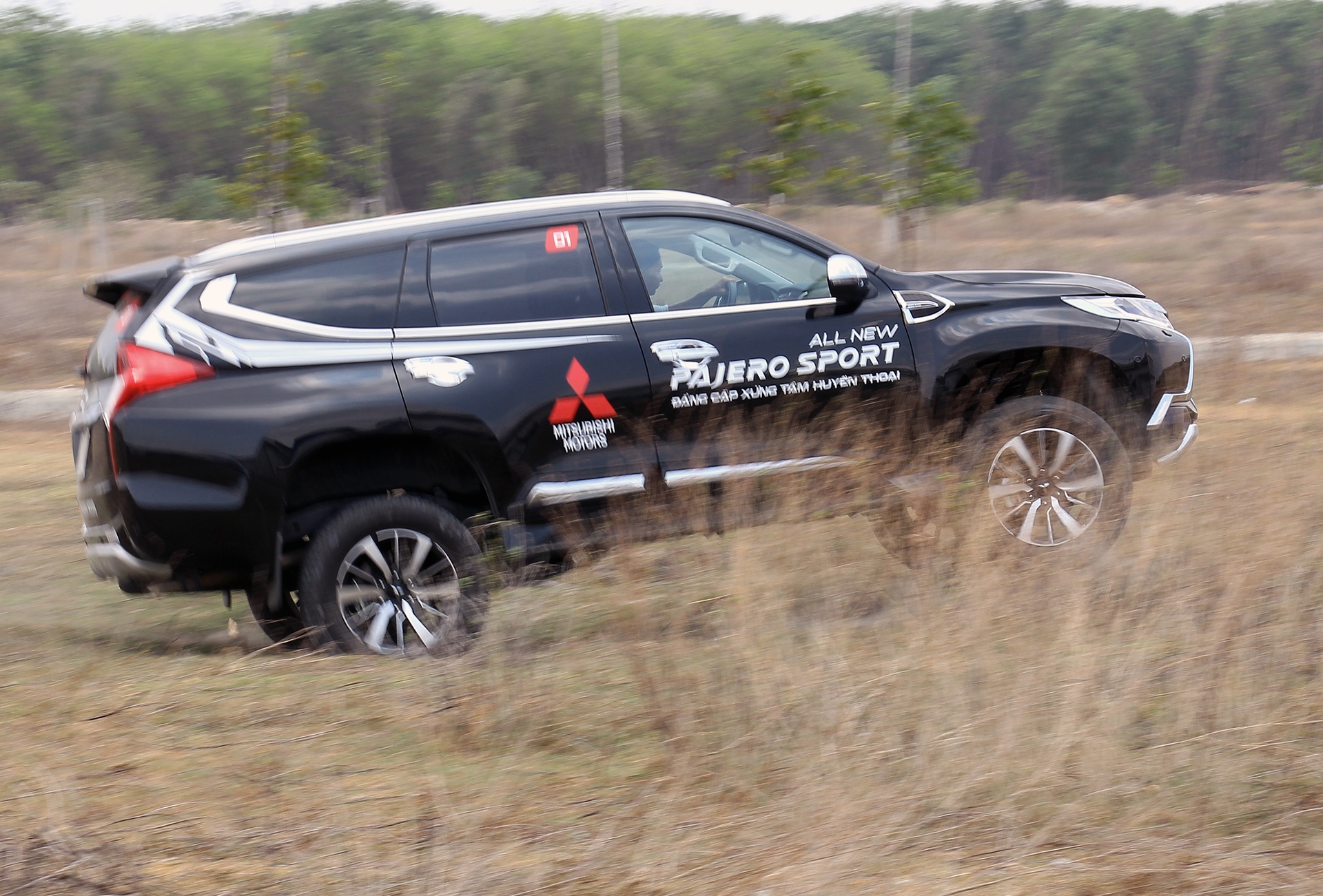 Danh gia Mitsubishi Pajero Sport 2017 anh 5