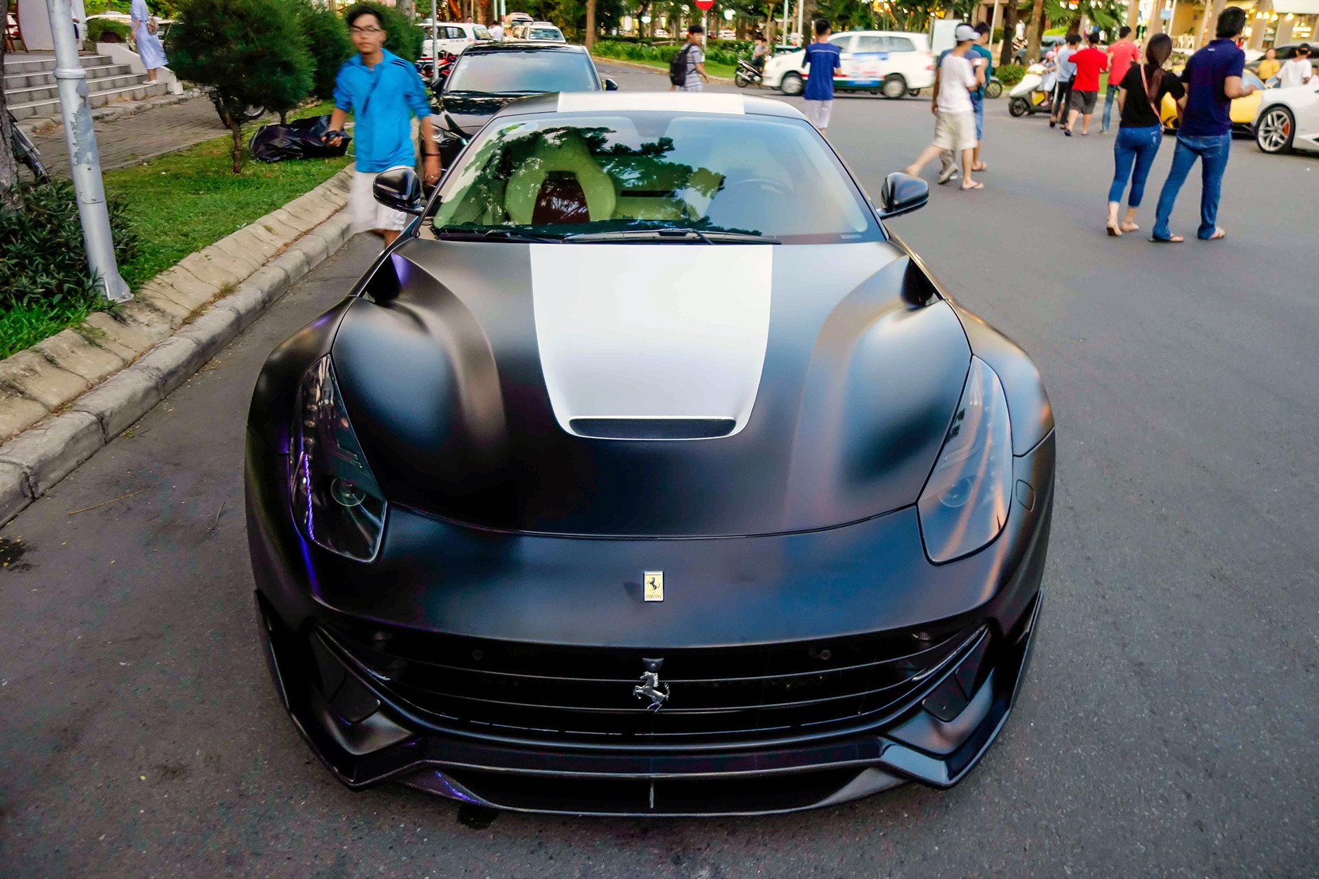 Minh Nhua va Cuong Do La khoe sieu xe anh 3