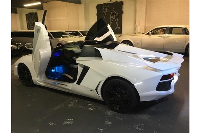 Sieu xe Lamborghini Aventador 'nhai' gia 55.000 USD hinh anh