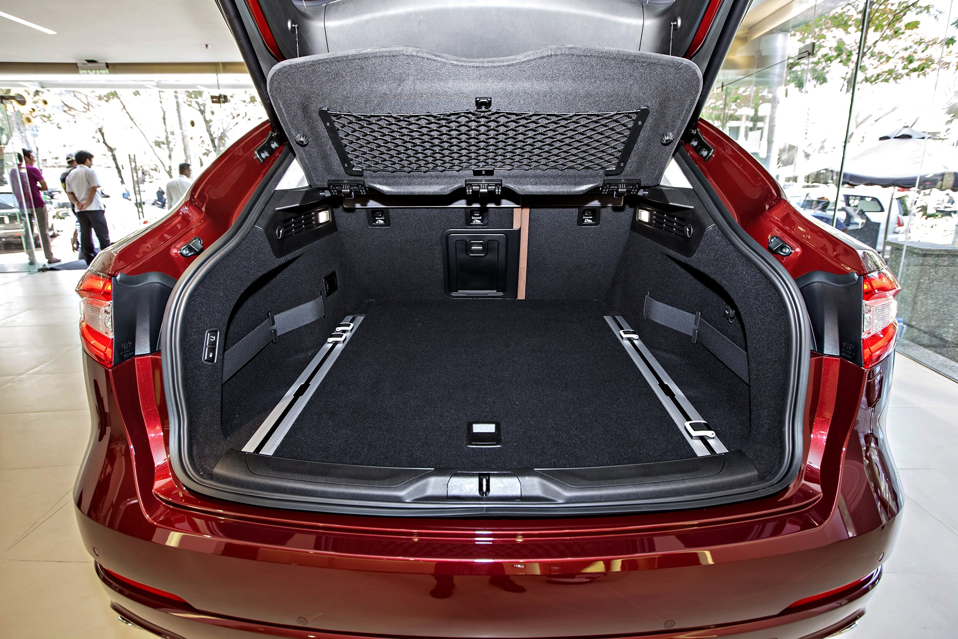 Maserati Levante Viet Nam anh 11