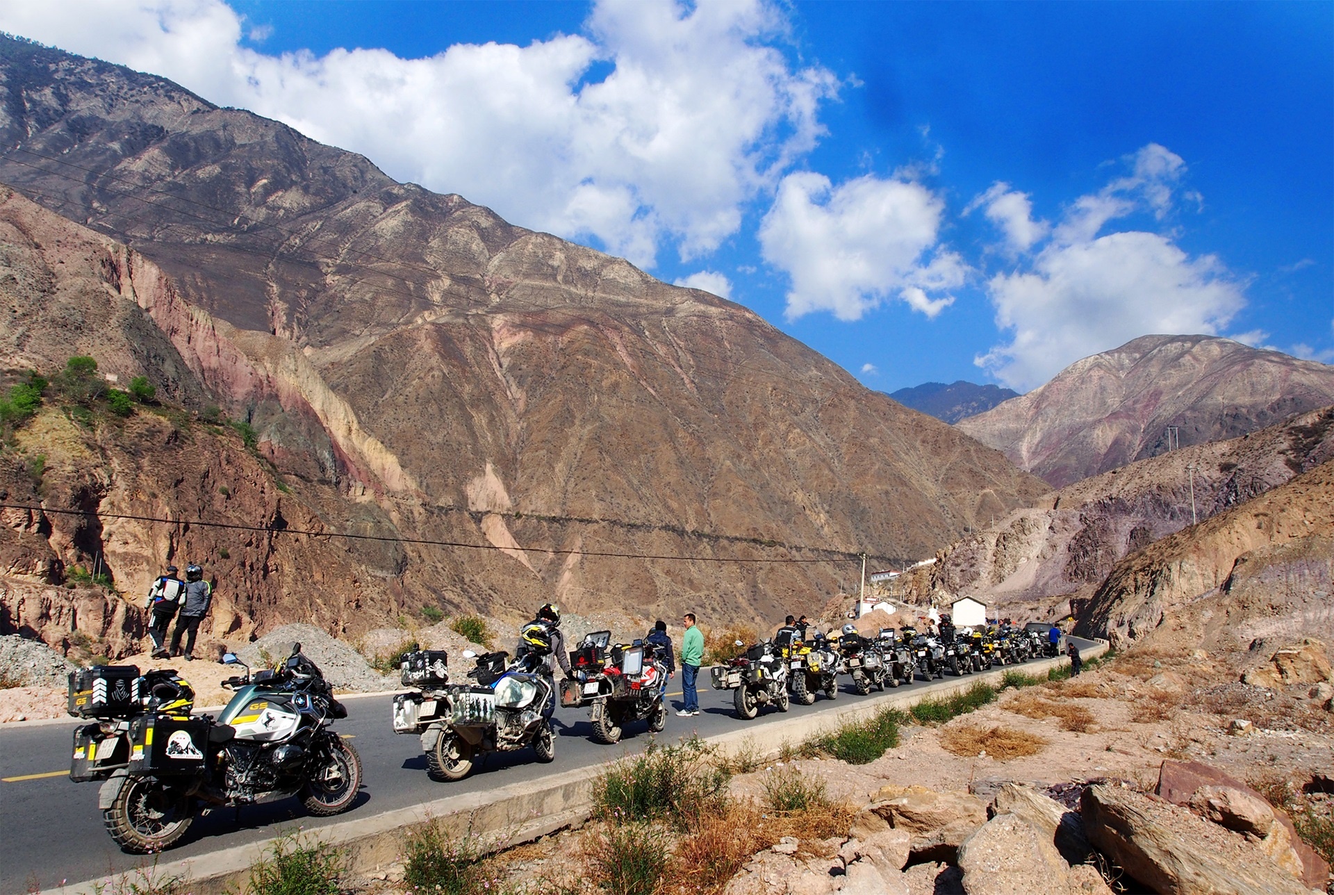 30 biker Viet vuot 10.000 km chinh phuc Everest hinh anh