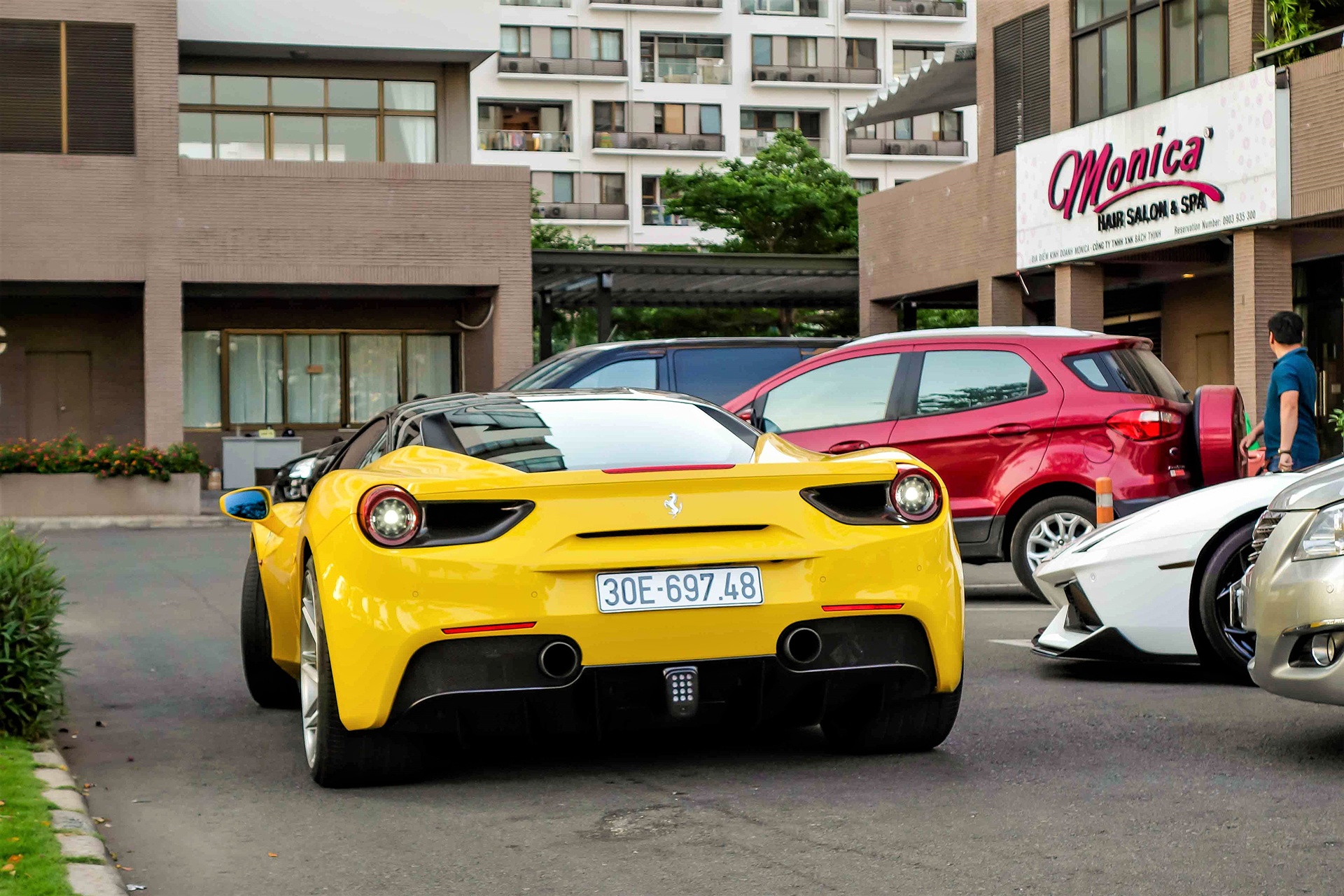 Ferrari cua Cuong Do La anh 9