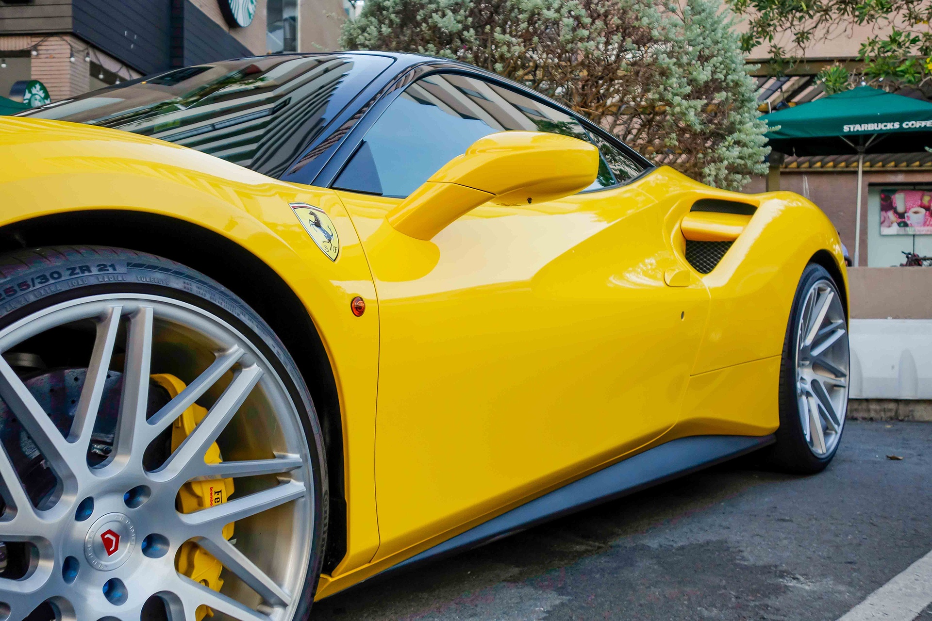 Ferrari cua Cuong Do La anh 6