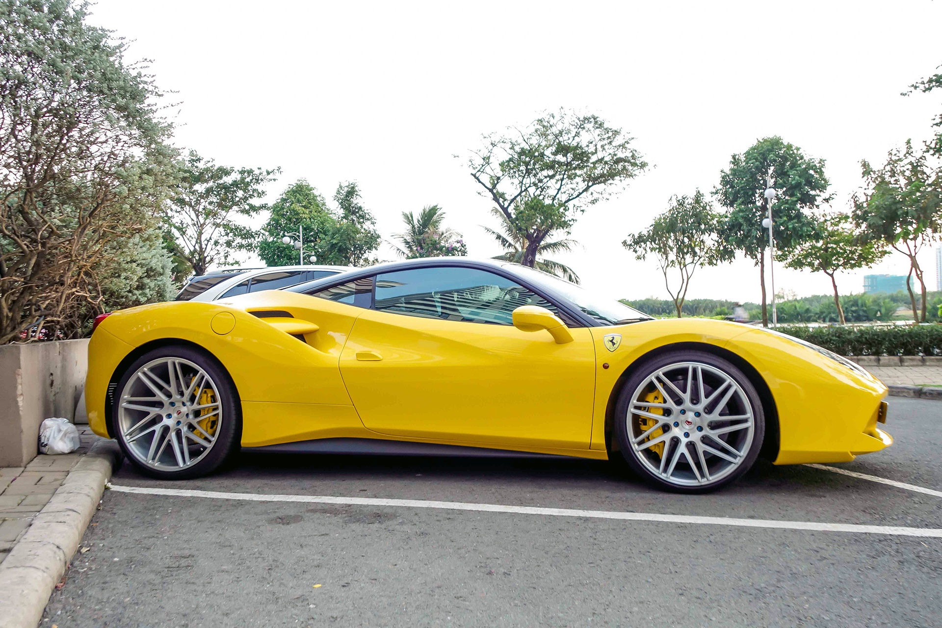 Ferrari cua Cuong Do La anh 7